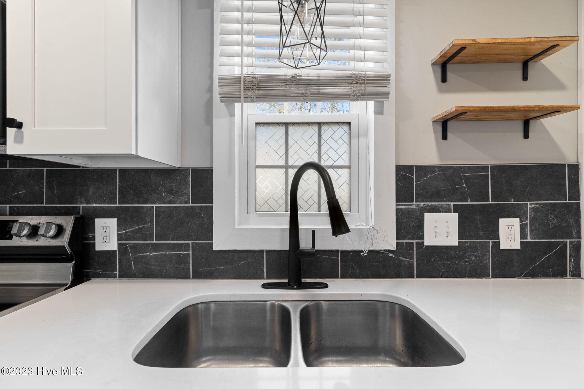 100551383 | Photo 21