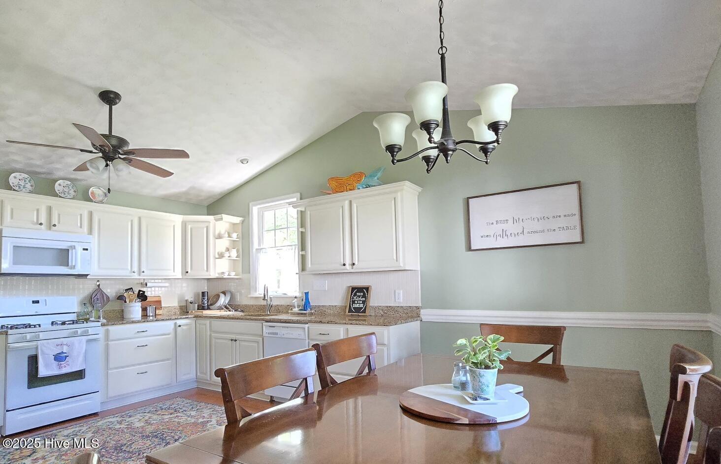 100531854 | Photo 11