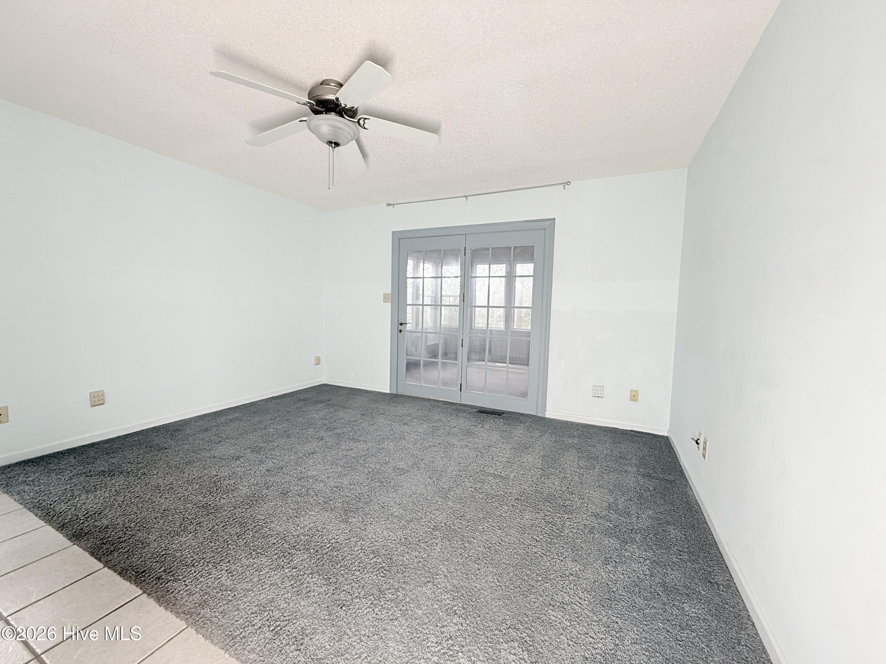 100554968 | Photo 15