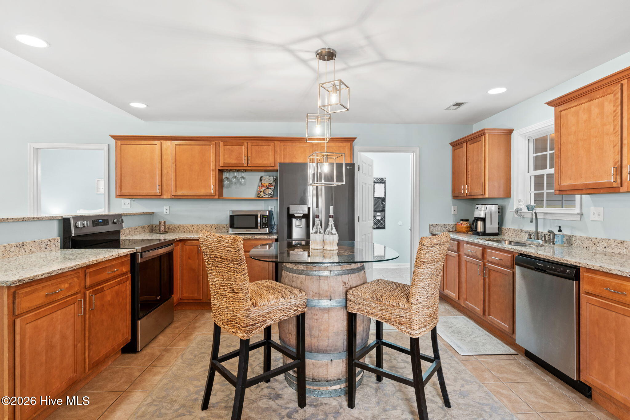 100560273 | Photo 13