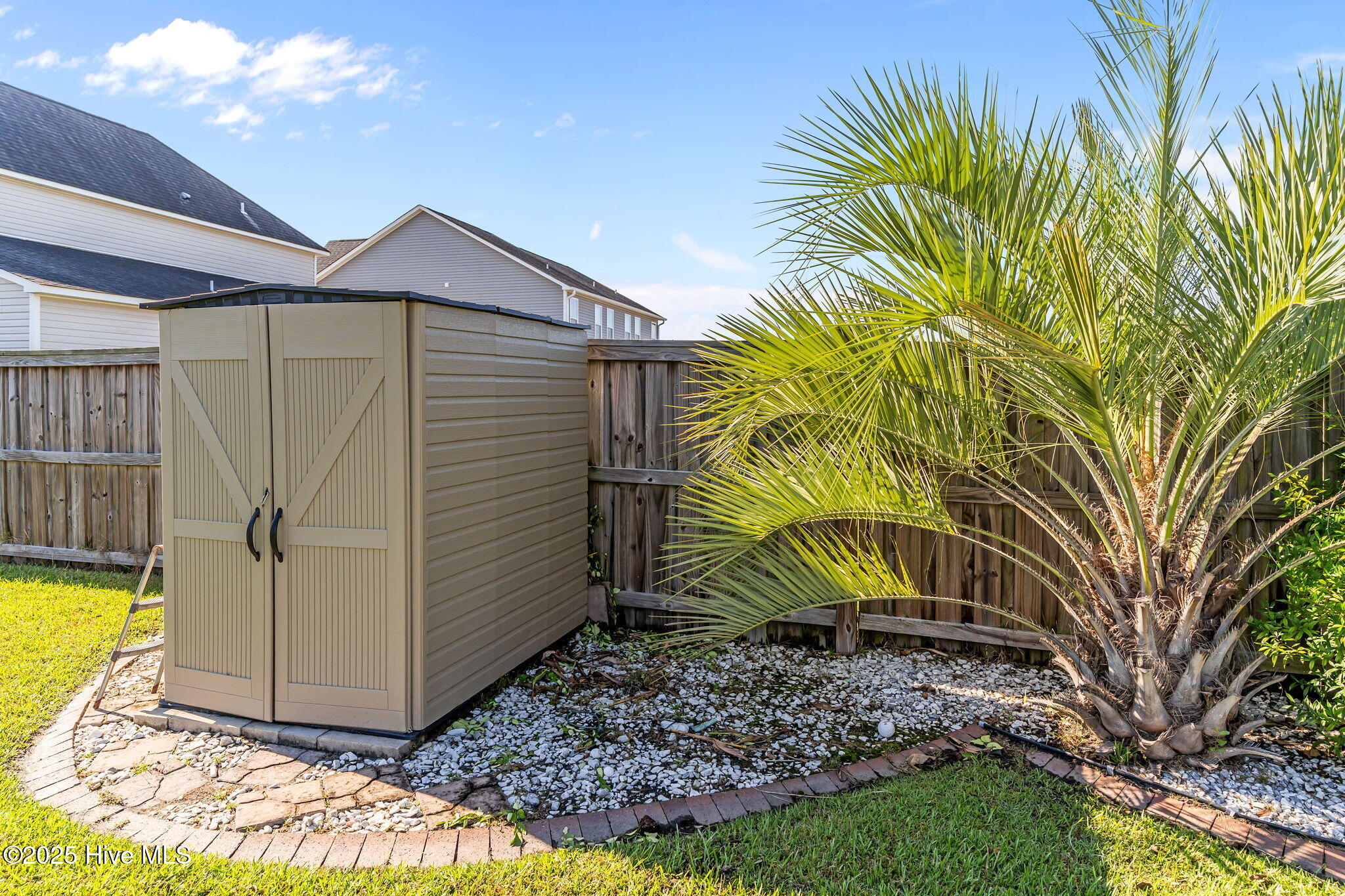 100536530 | Photo 38