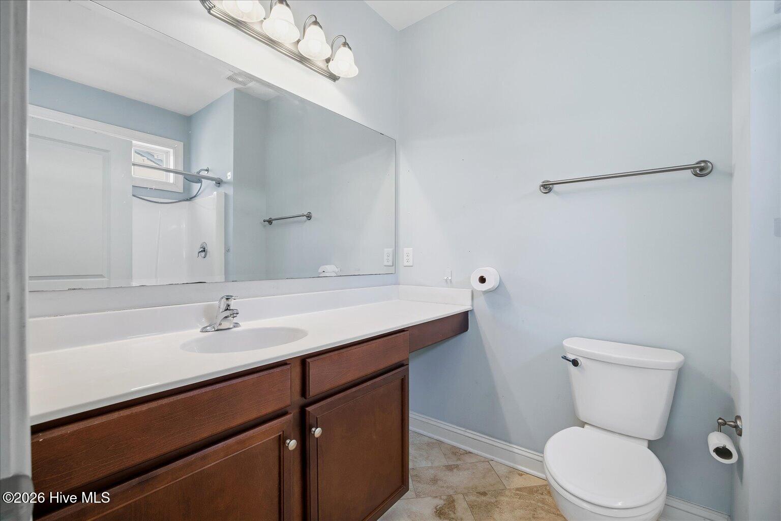 100563143 | Photo 12