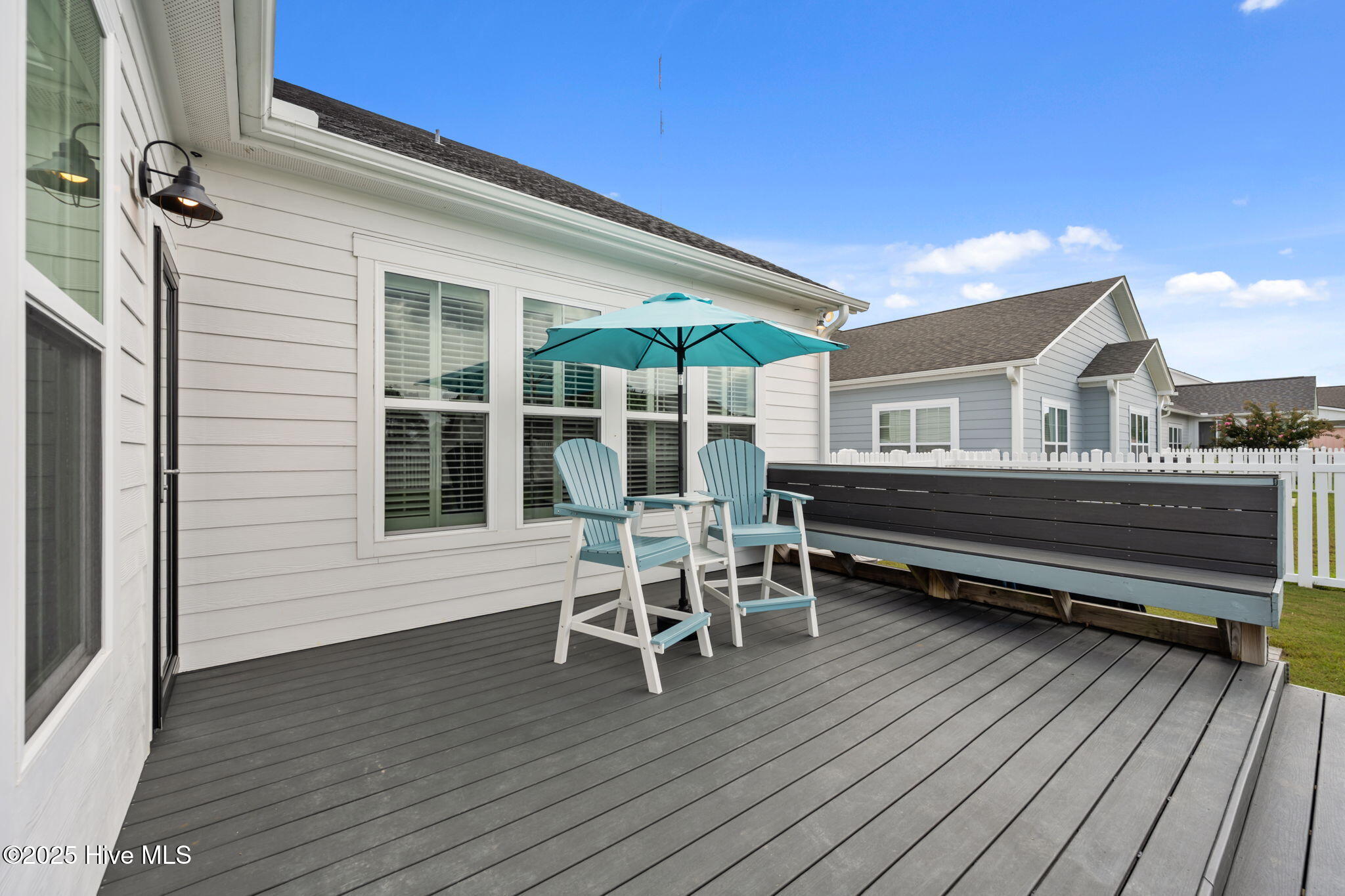 100527941 | Photo 12