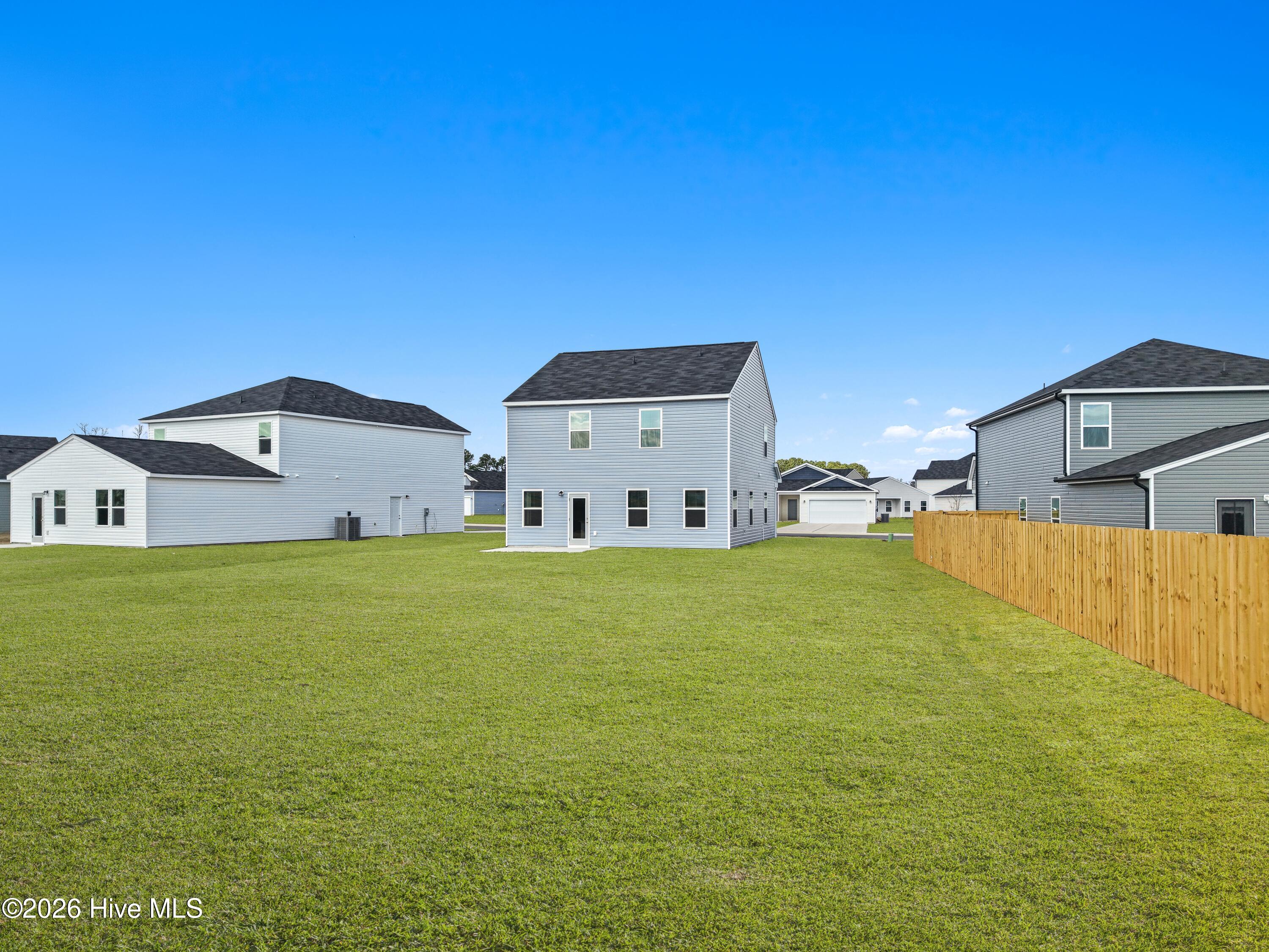 100538143 | Photo 40