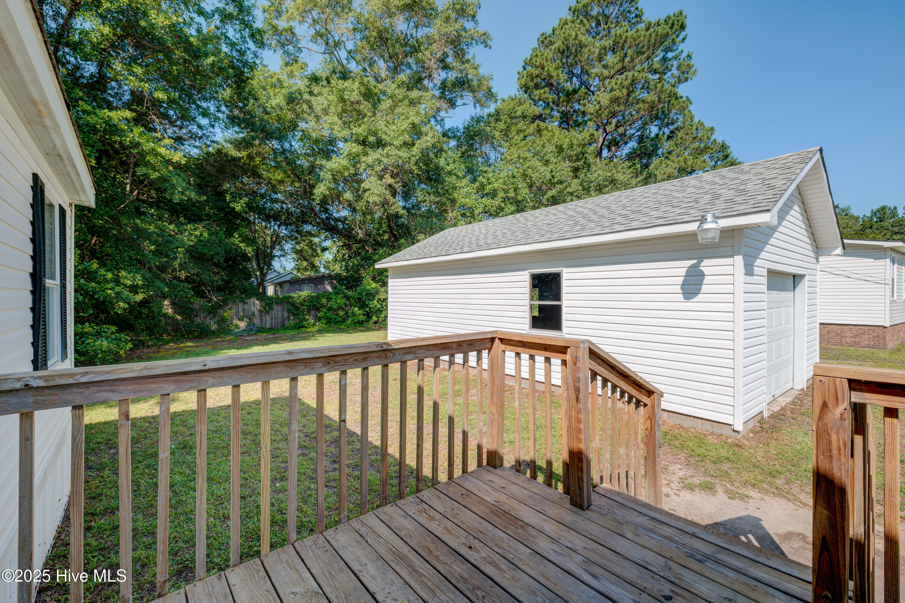 100516648 | Photo 10