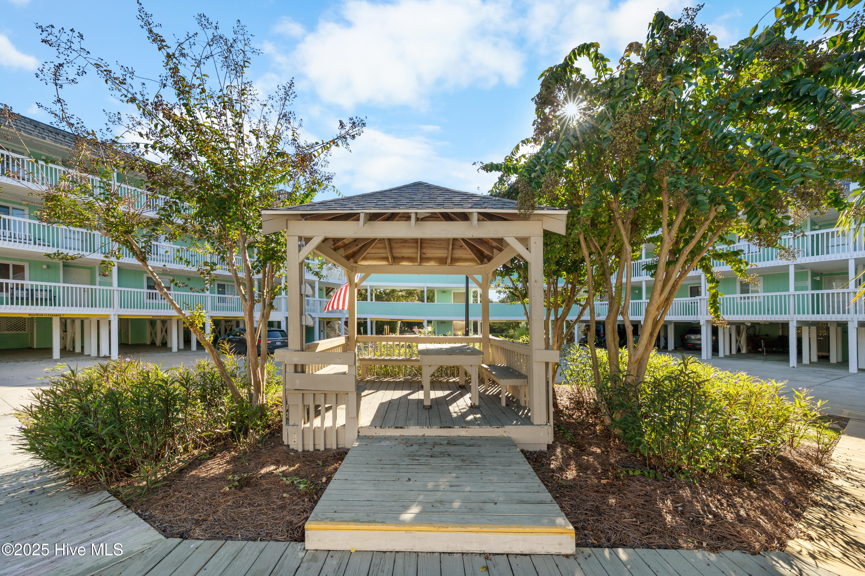 100536900 | Photo 78