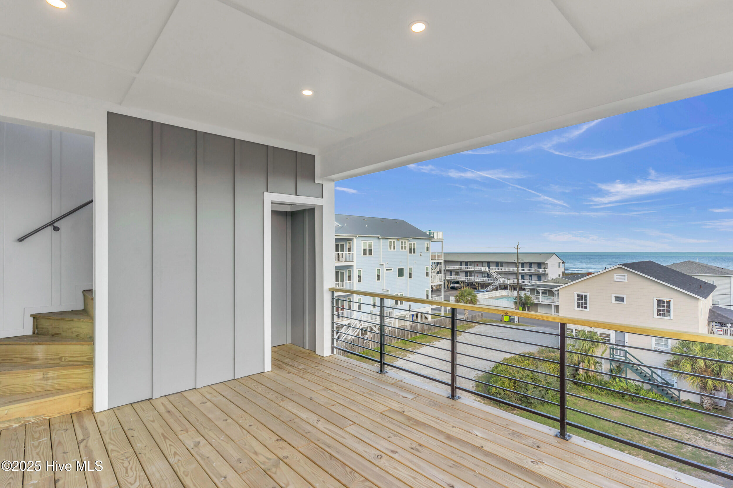 100509677 | Photo 21