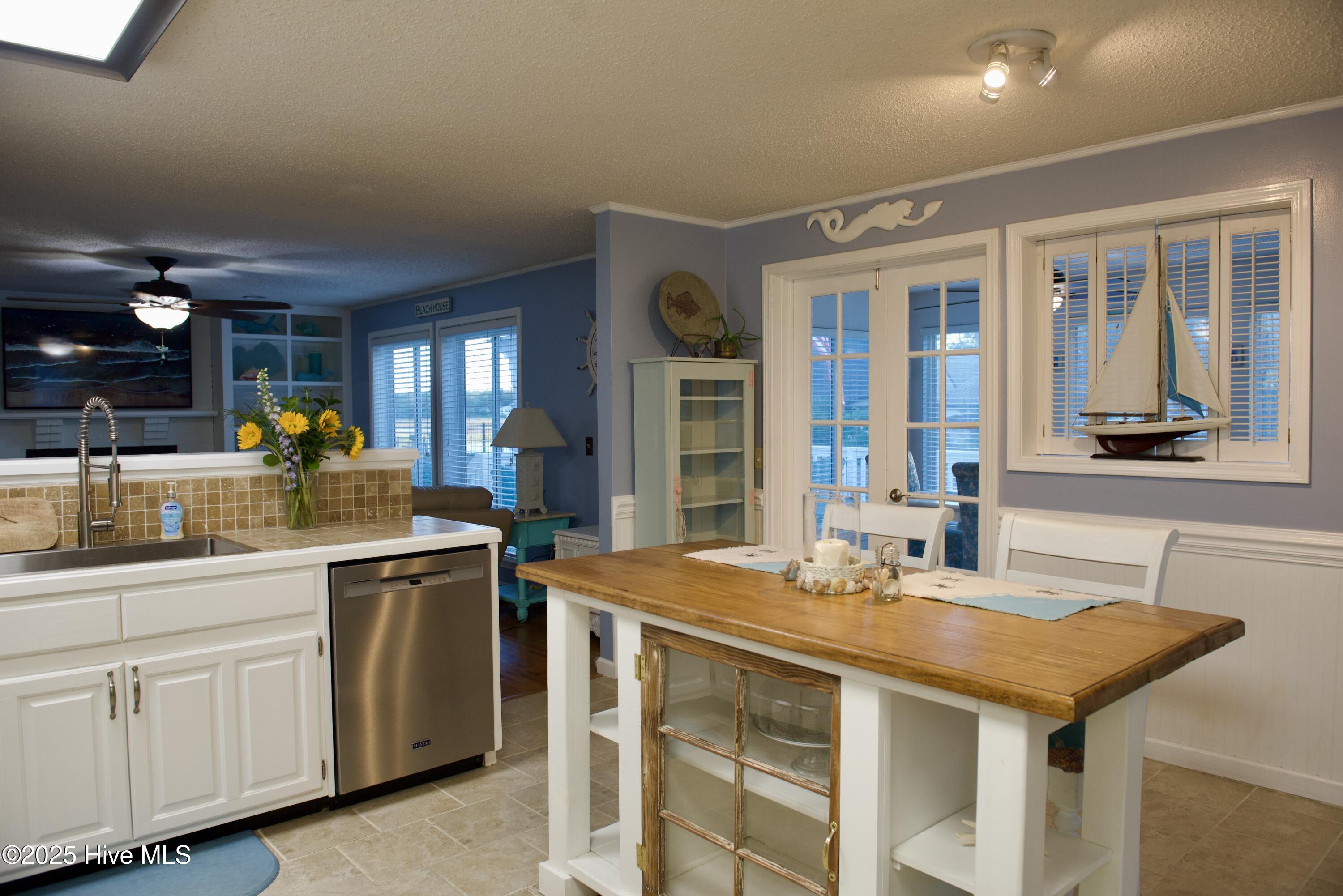 100539766 | Photo 26