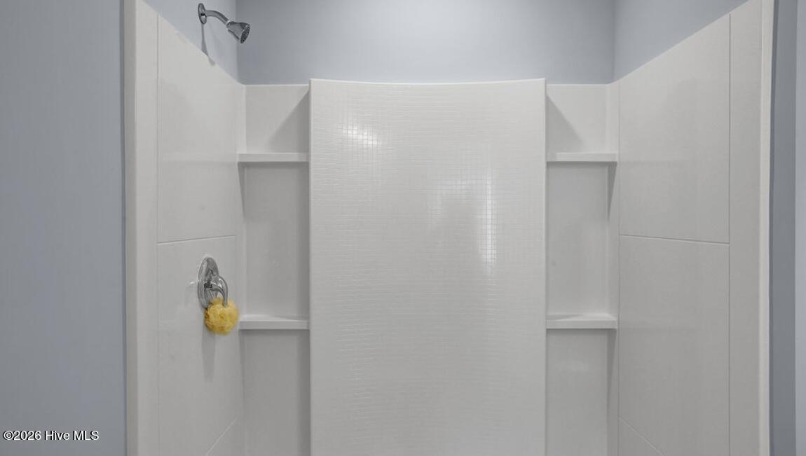 100568721 | Photo 19