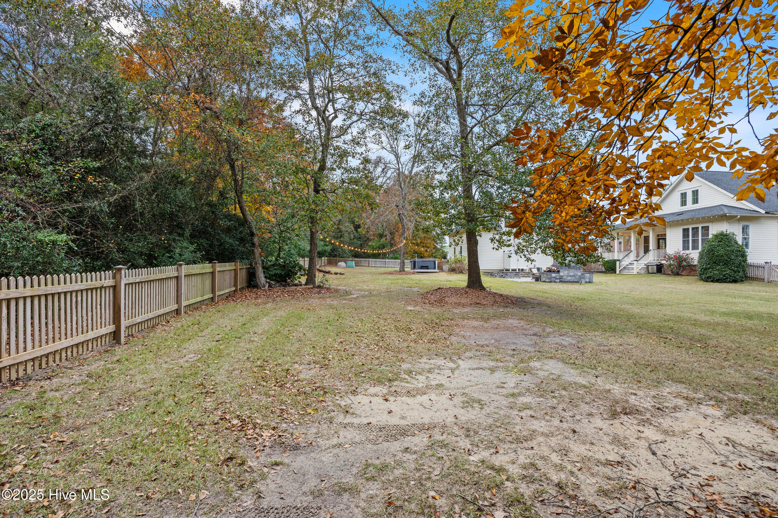 100570509 | Photo 80