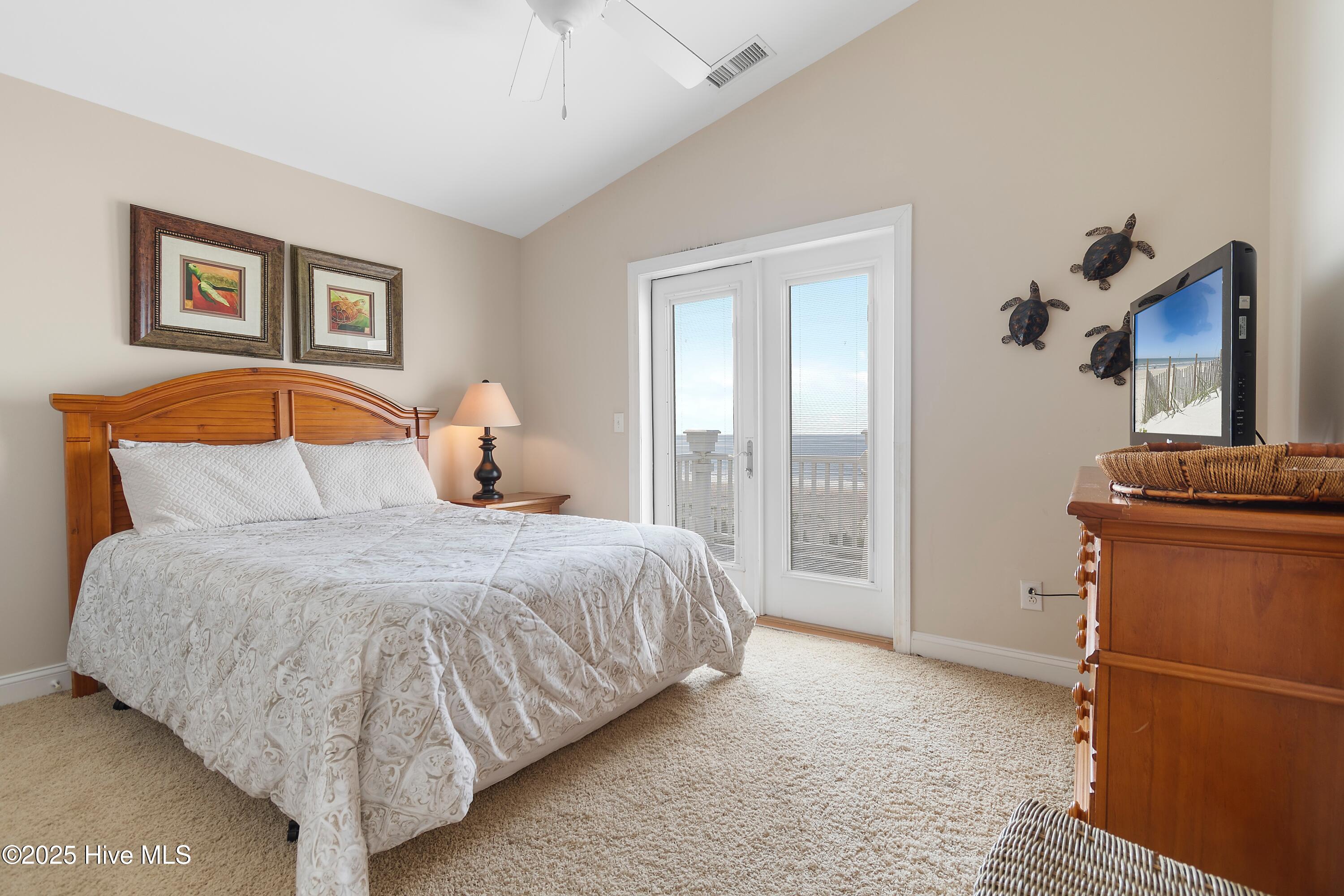 100535231 | Photo 72