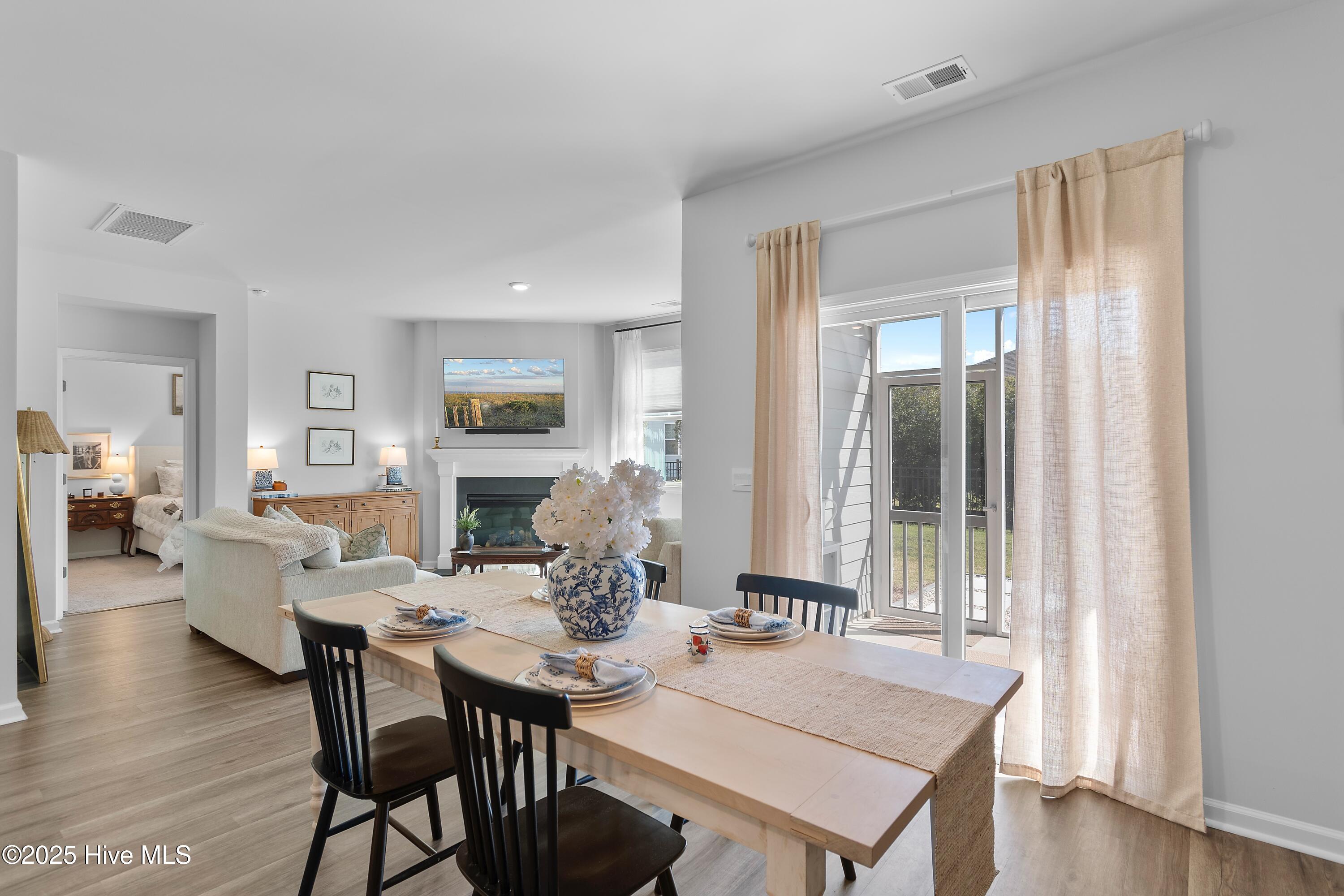 100538453 | Photo 12