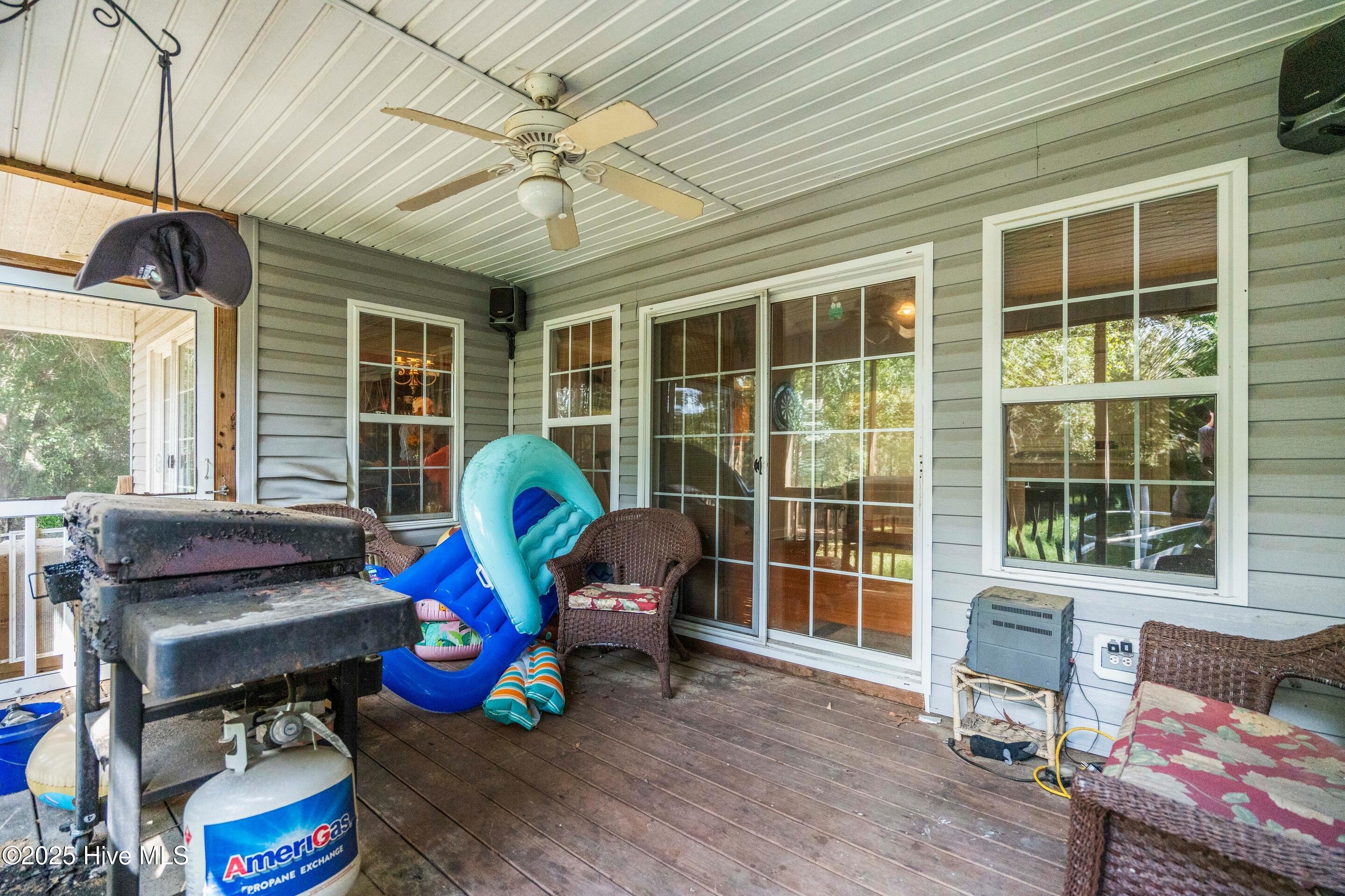 100534371 | Photo 22