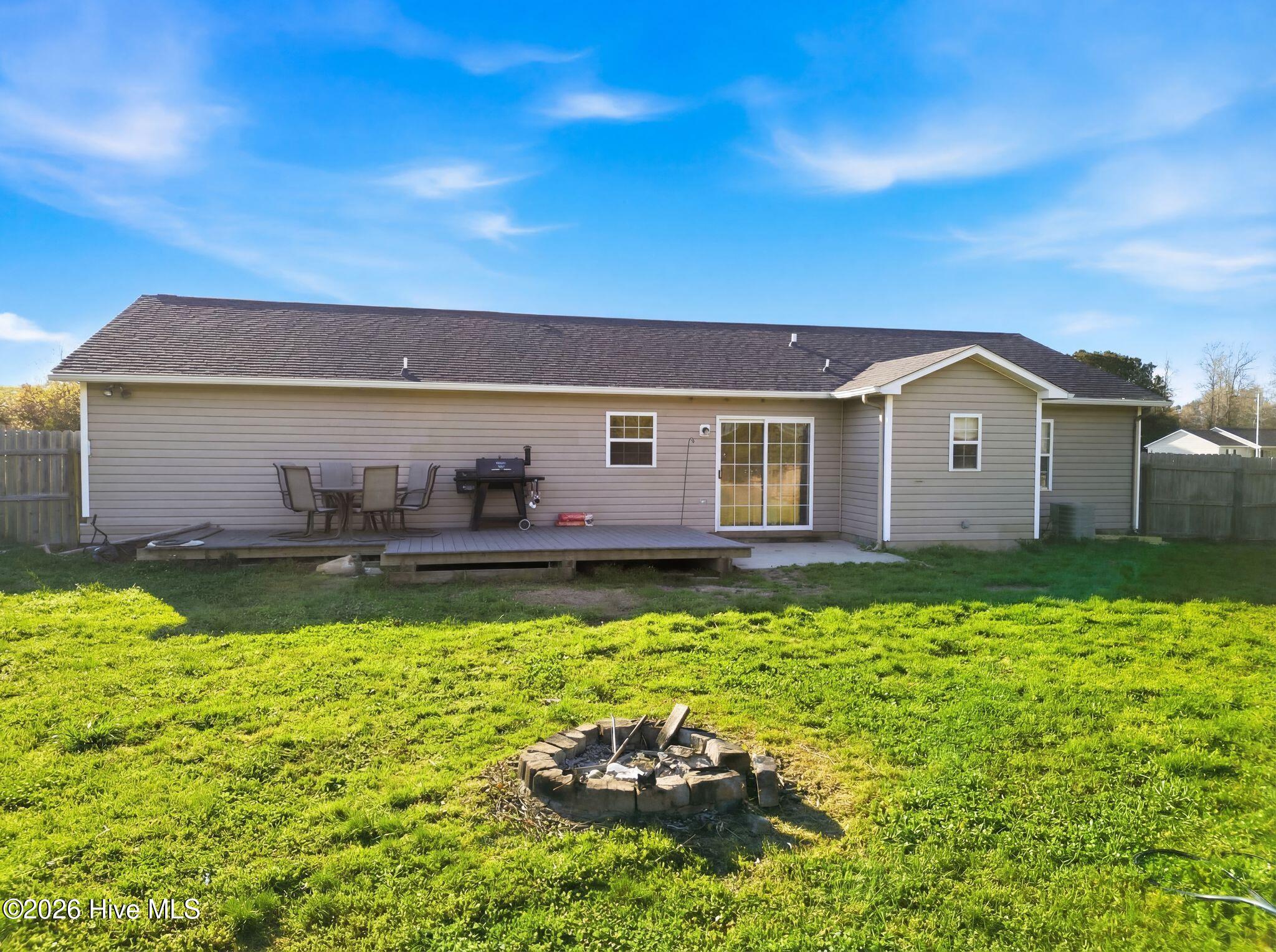 100561661 | Photo 33