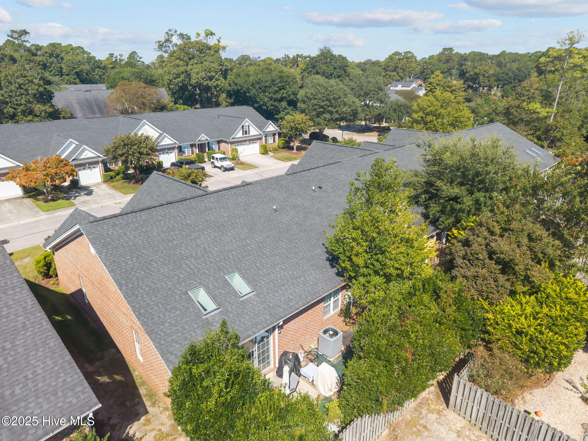 100532980 | Photo 45