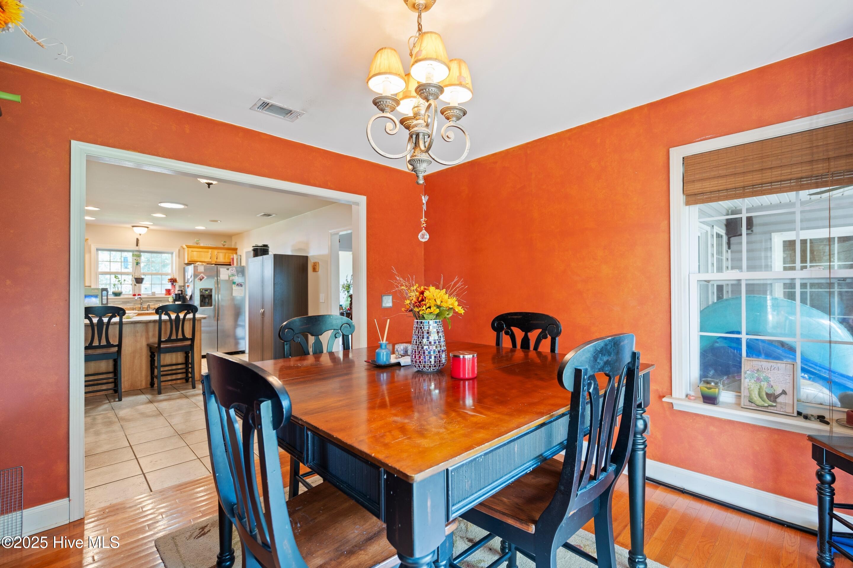 100534371 | Photo 11