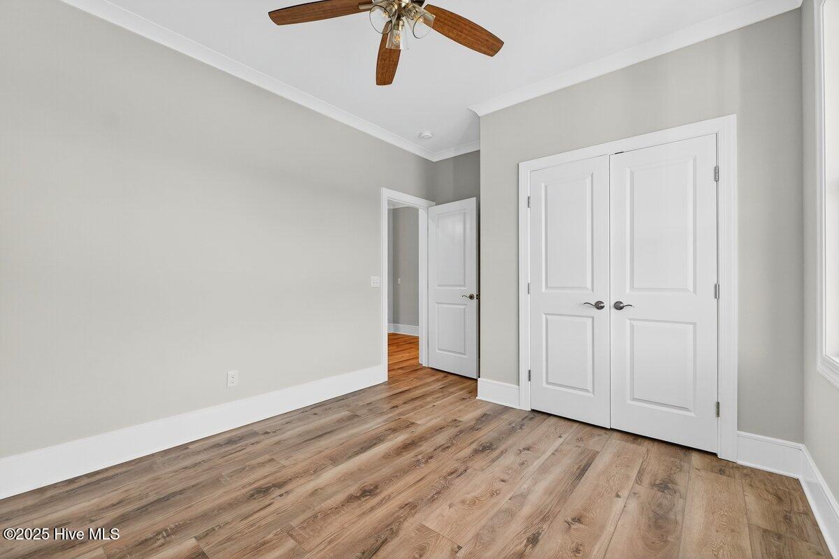 100545863 | Photo 41