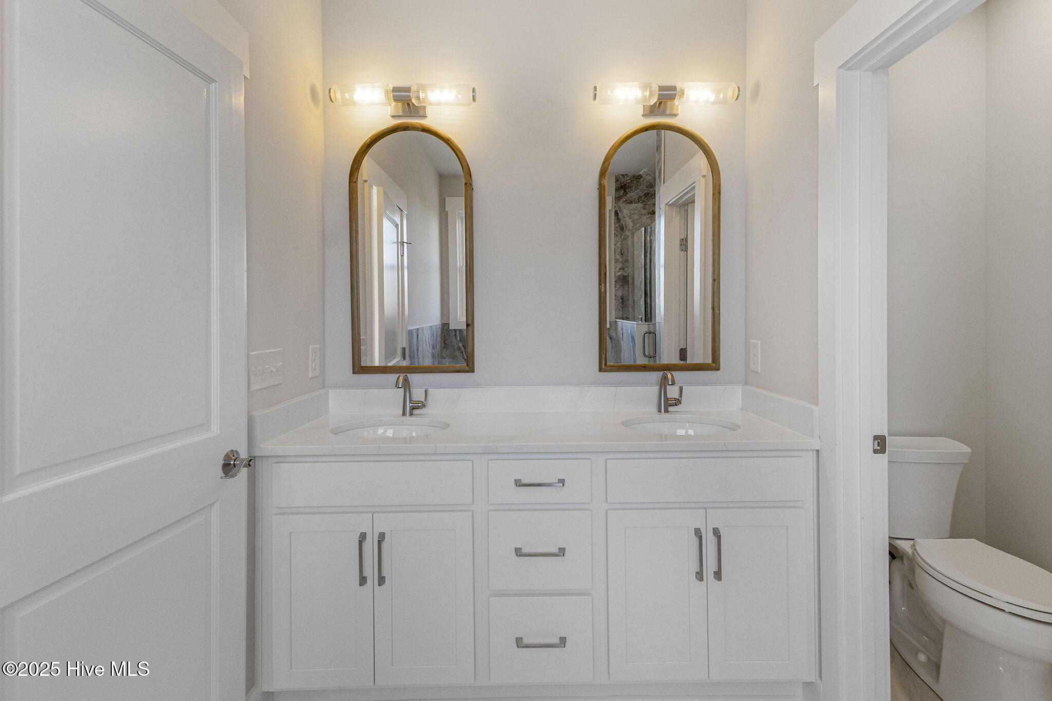 100522656 | Photo 23