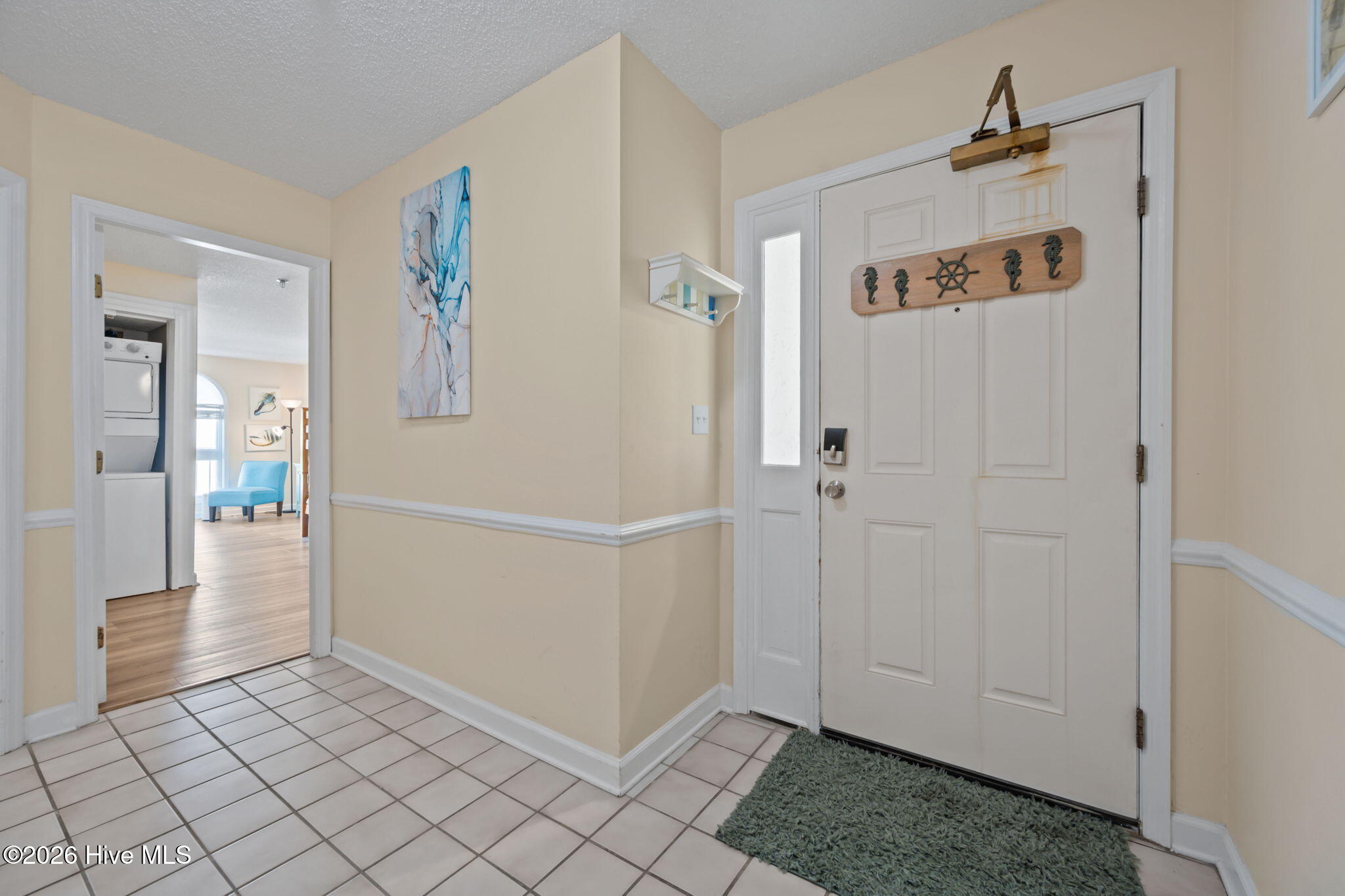 100562766 | Photo 26