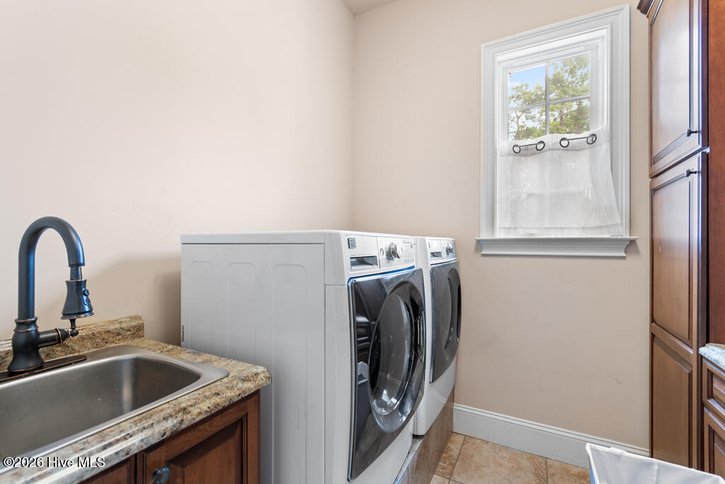 100558482 | Photo 42