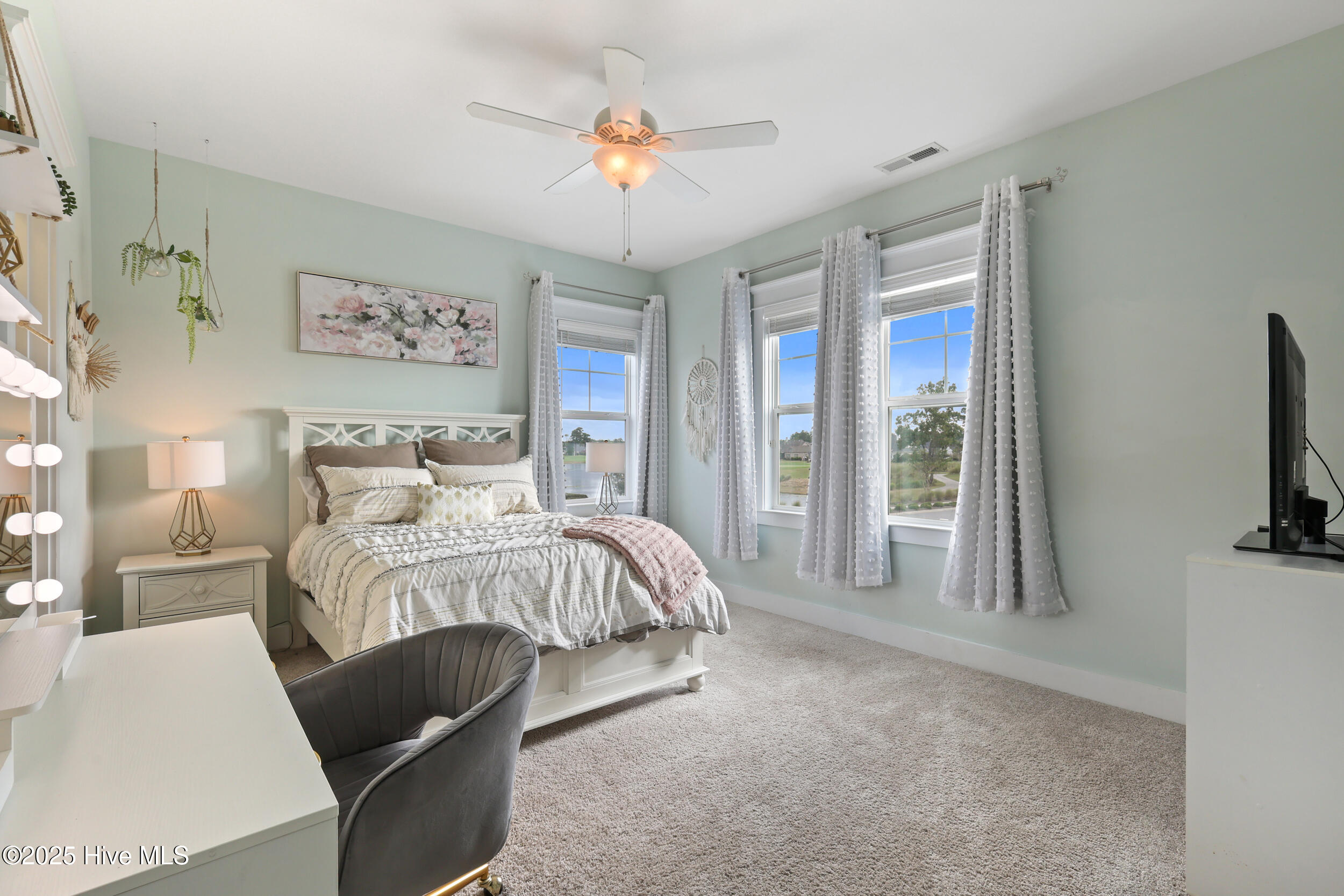 100536655 | Photo 39