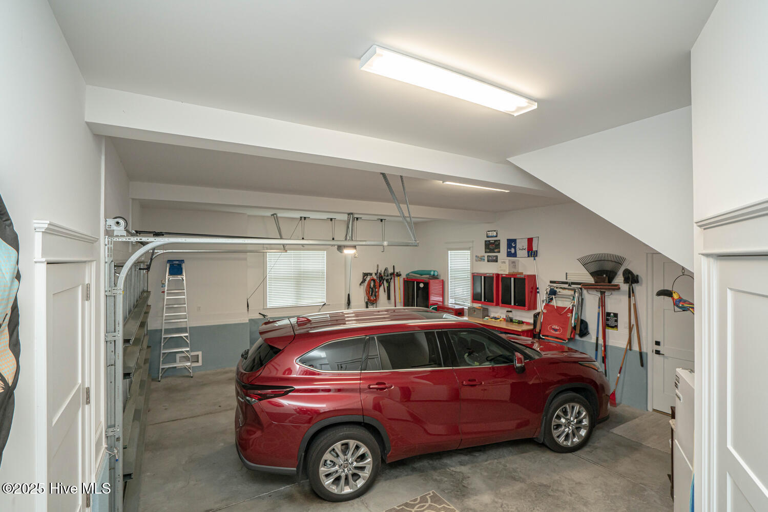 100547698 | Photo 47