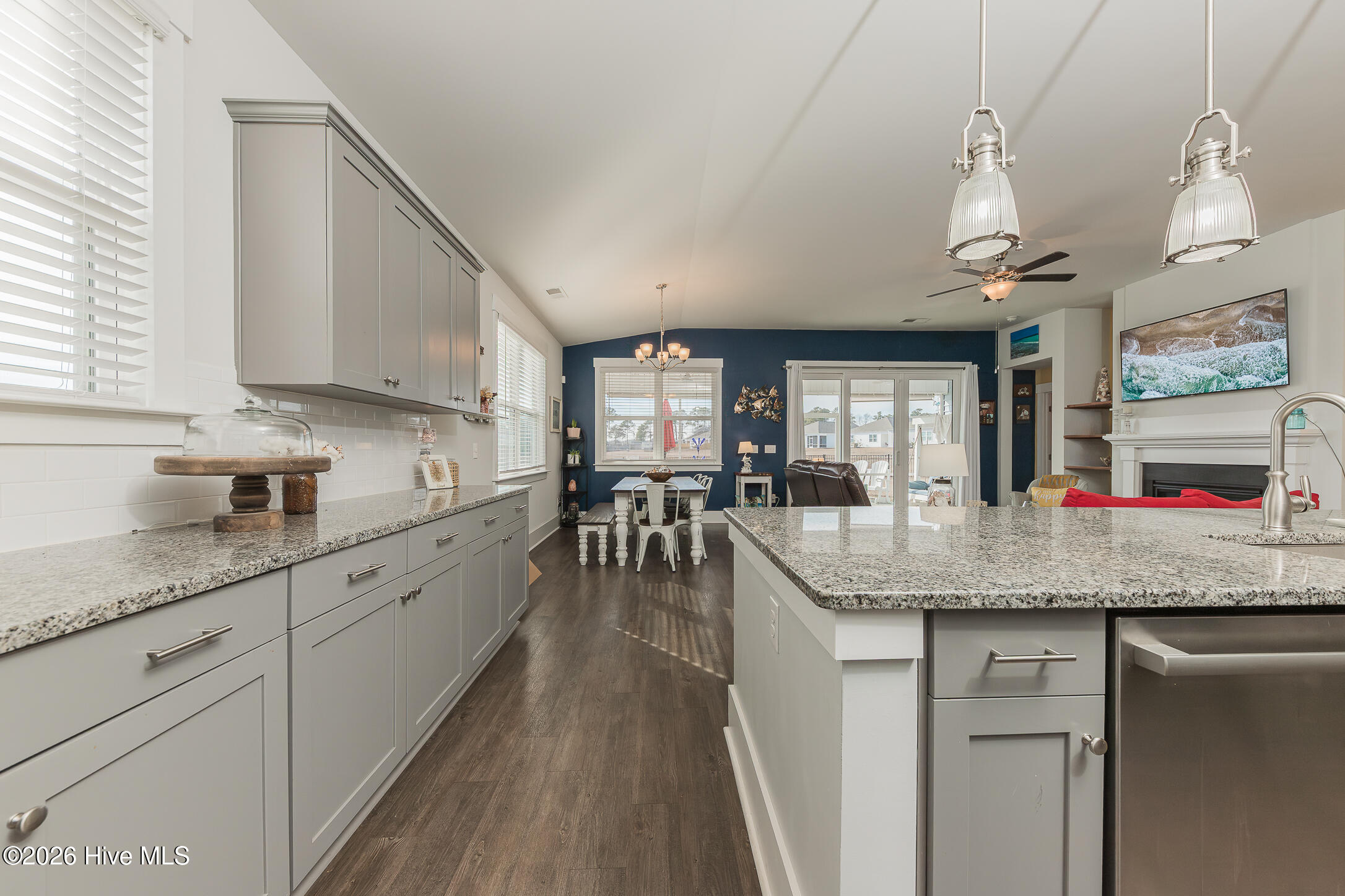 100555263 | Photo 19