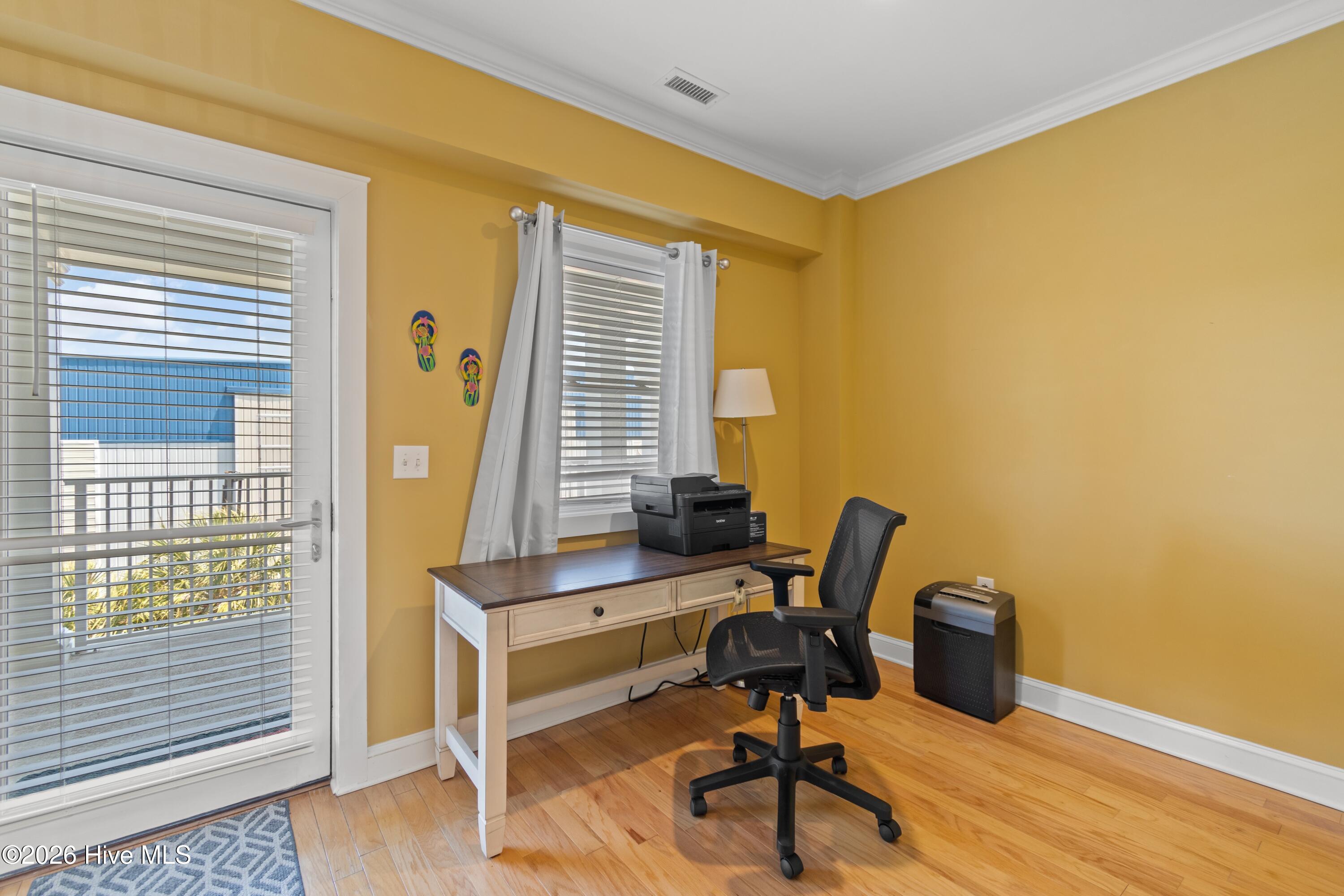 100566175 | Photo 11