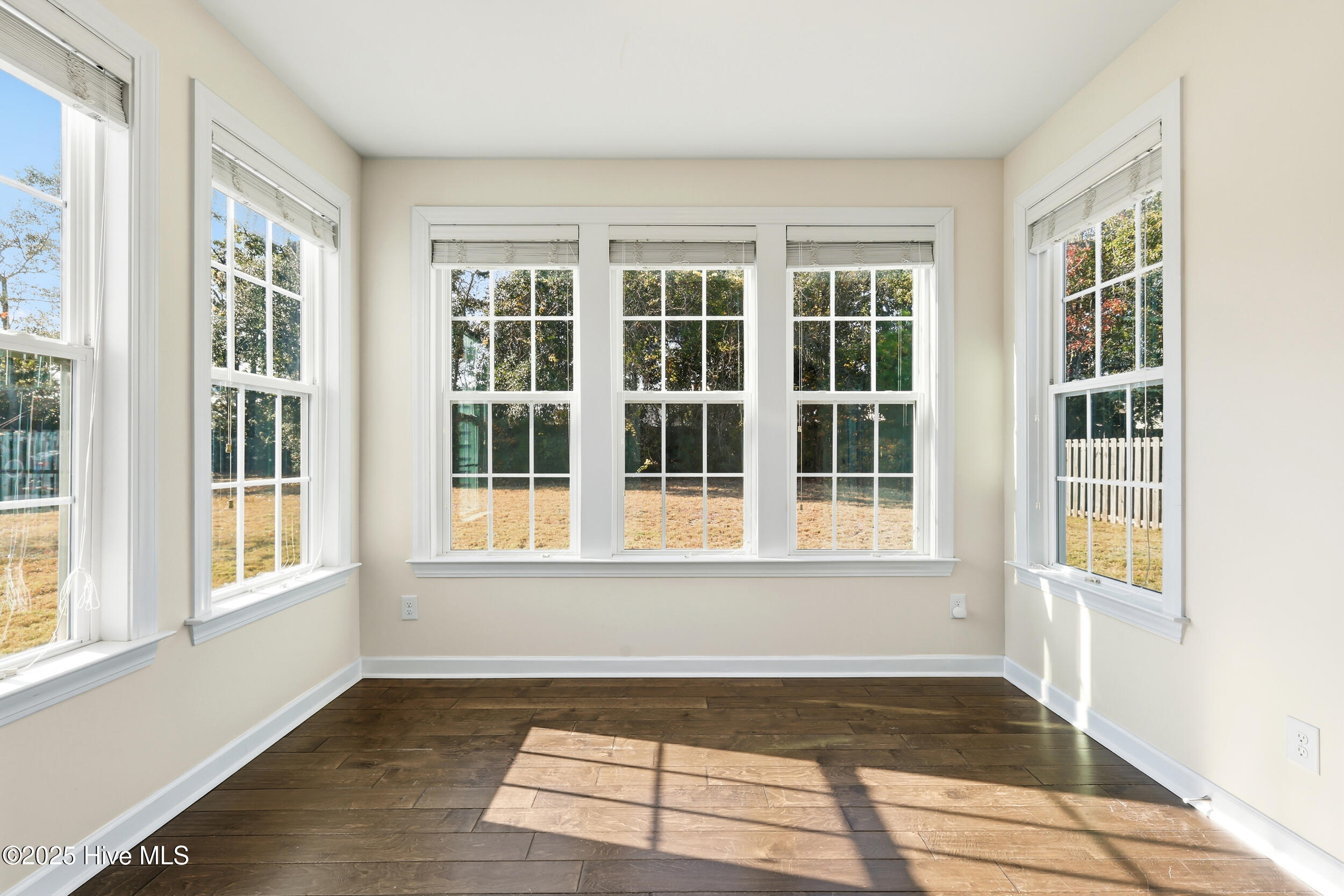 100541614 | Photo 21