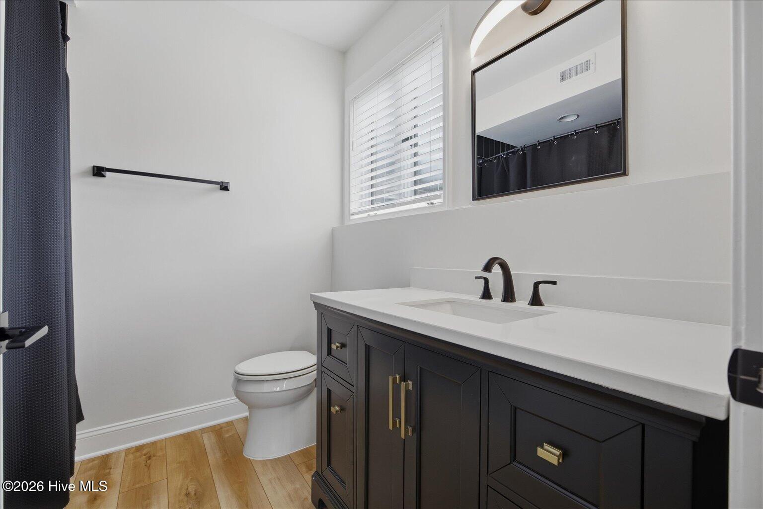 100569224 | Photo 33