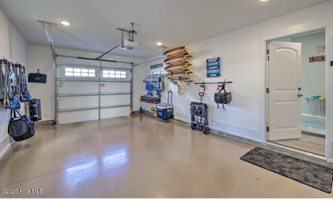 100563355 | Photo 39