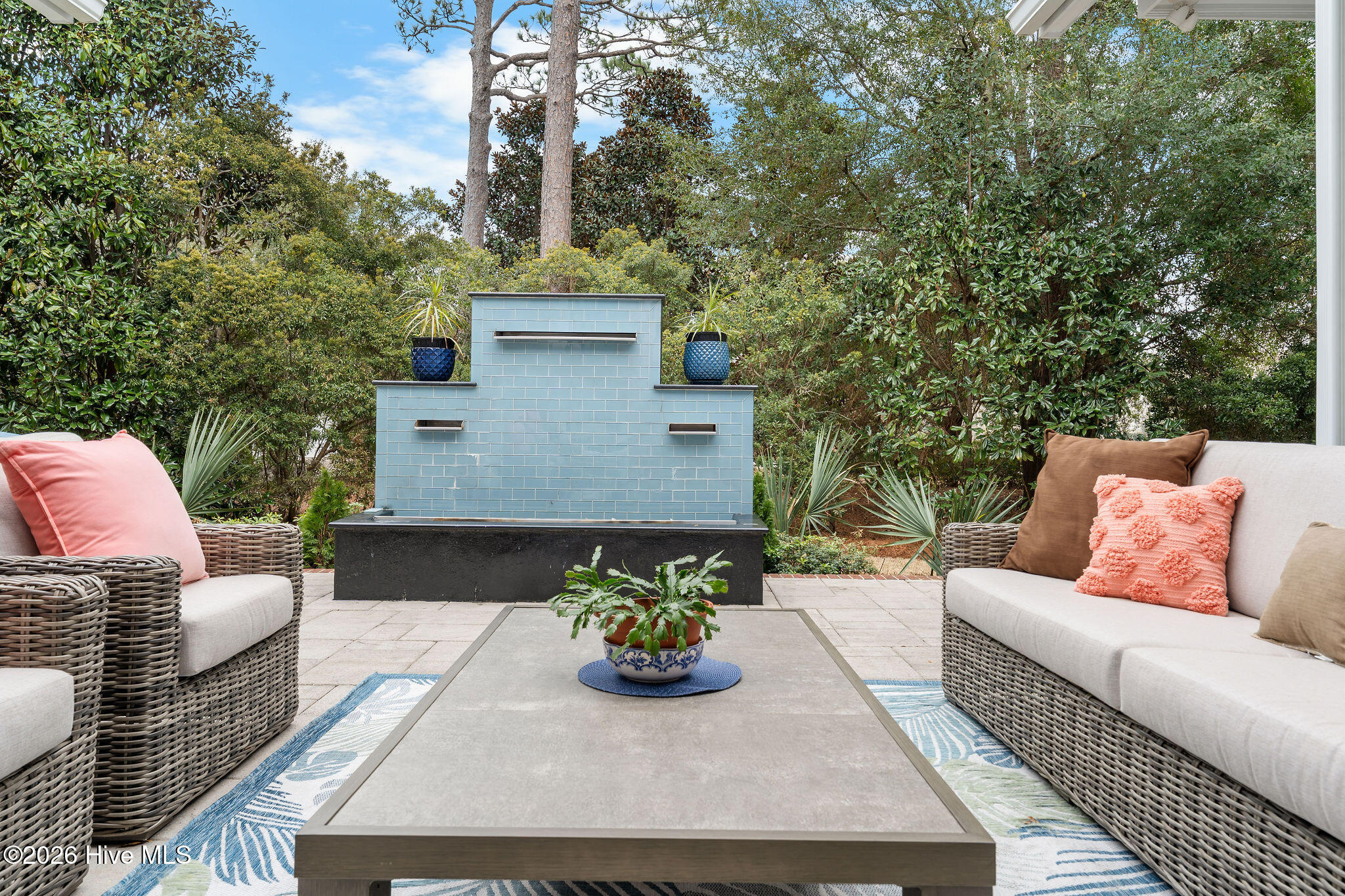 100553604 | Photo 69