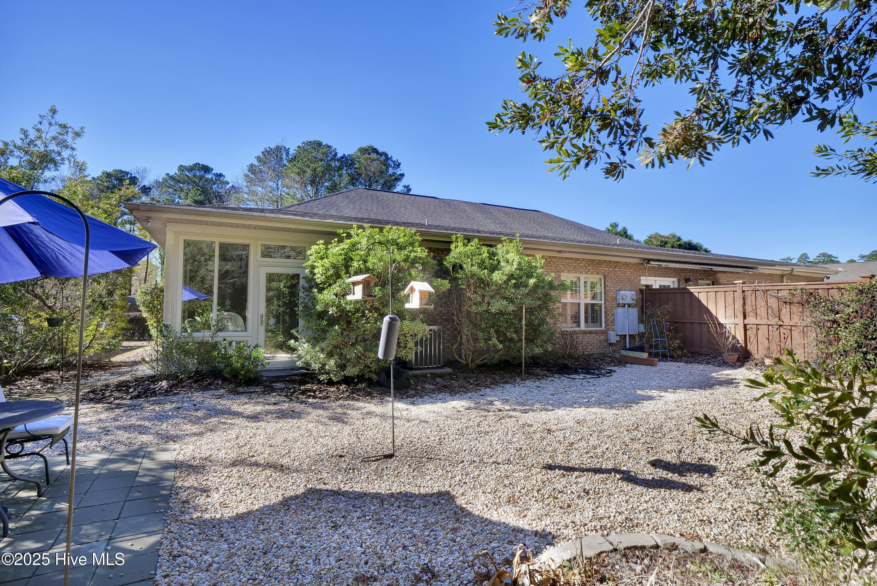 100547424 | Photo 25