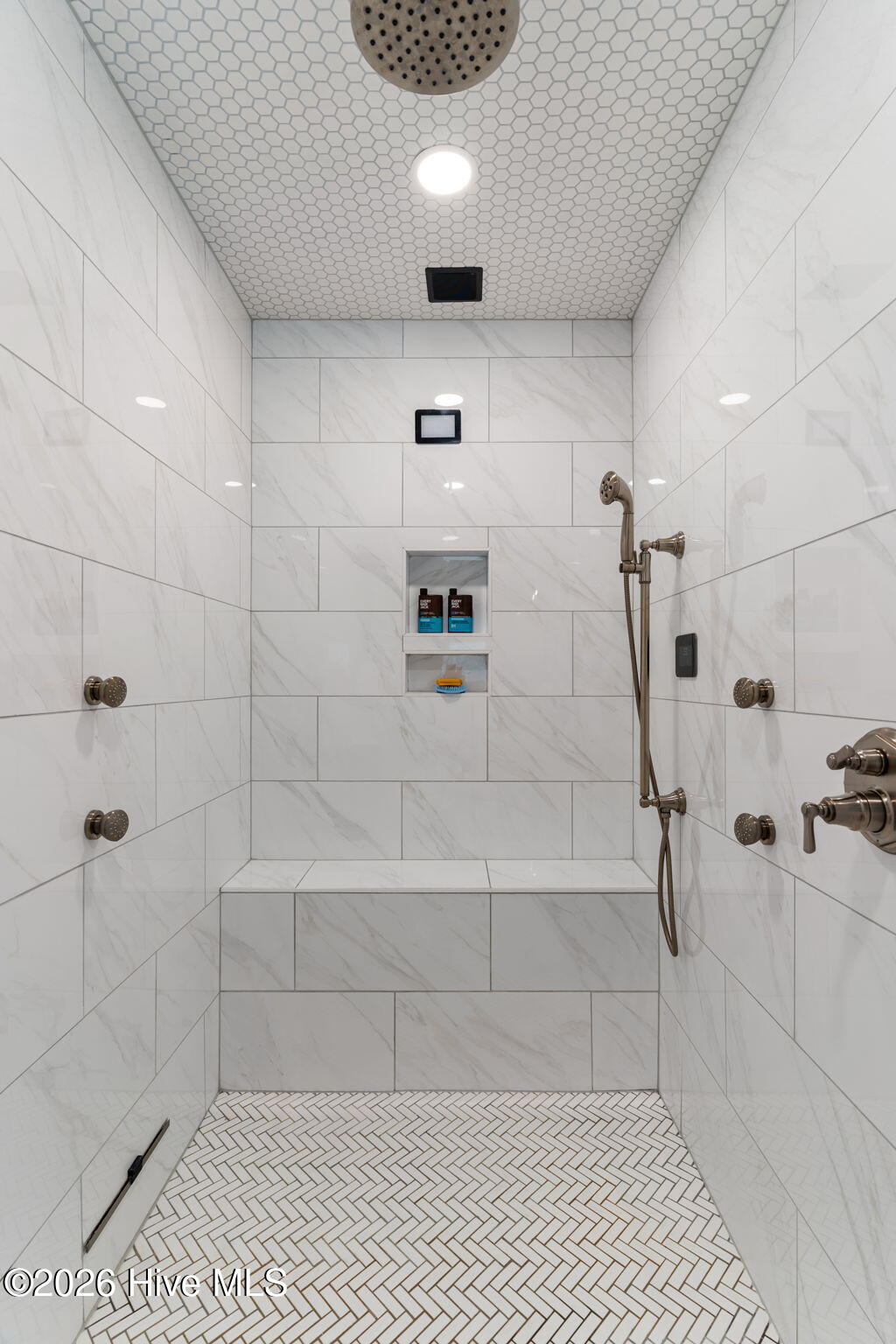 100559500 | Photo 26