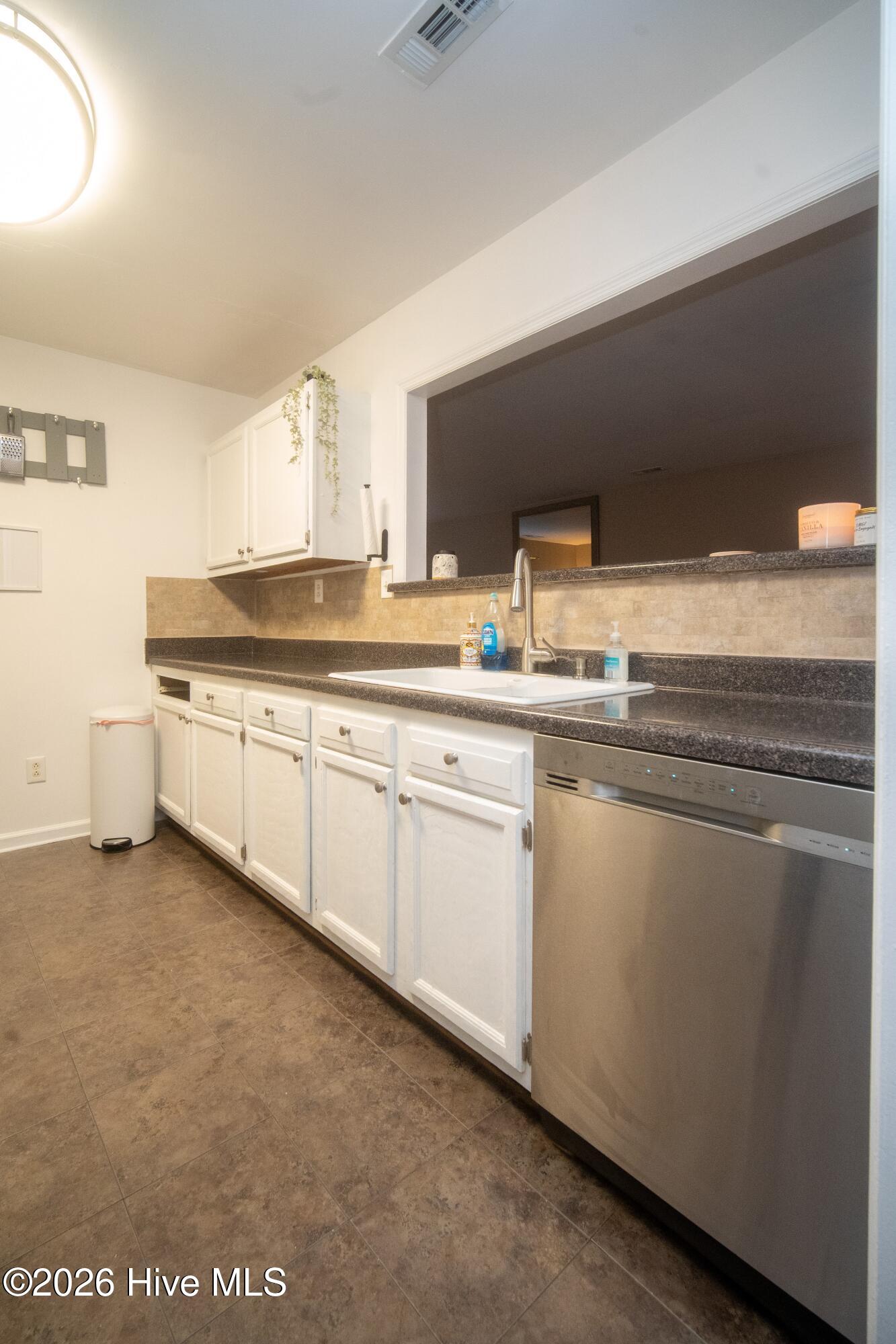 100552332 | Photo 11