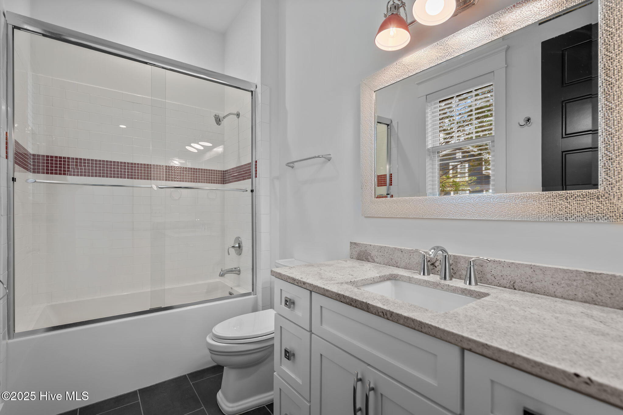 100532333 | Photo 53