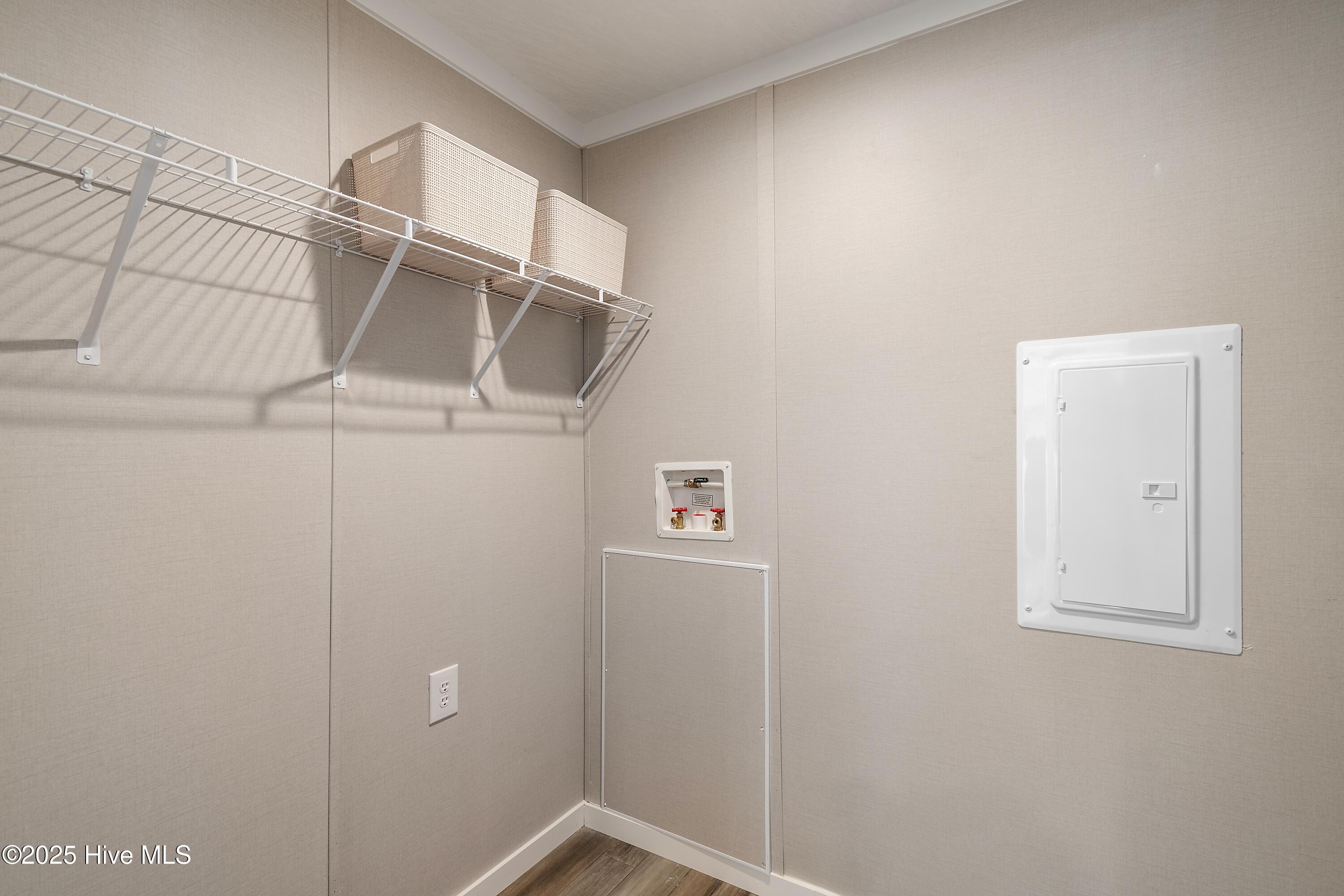 100523771 | Photo 26