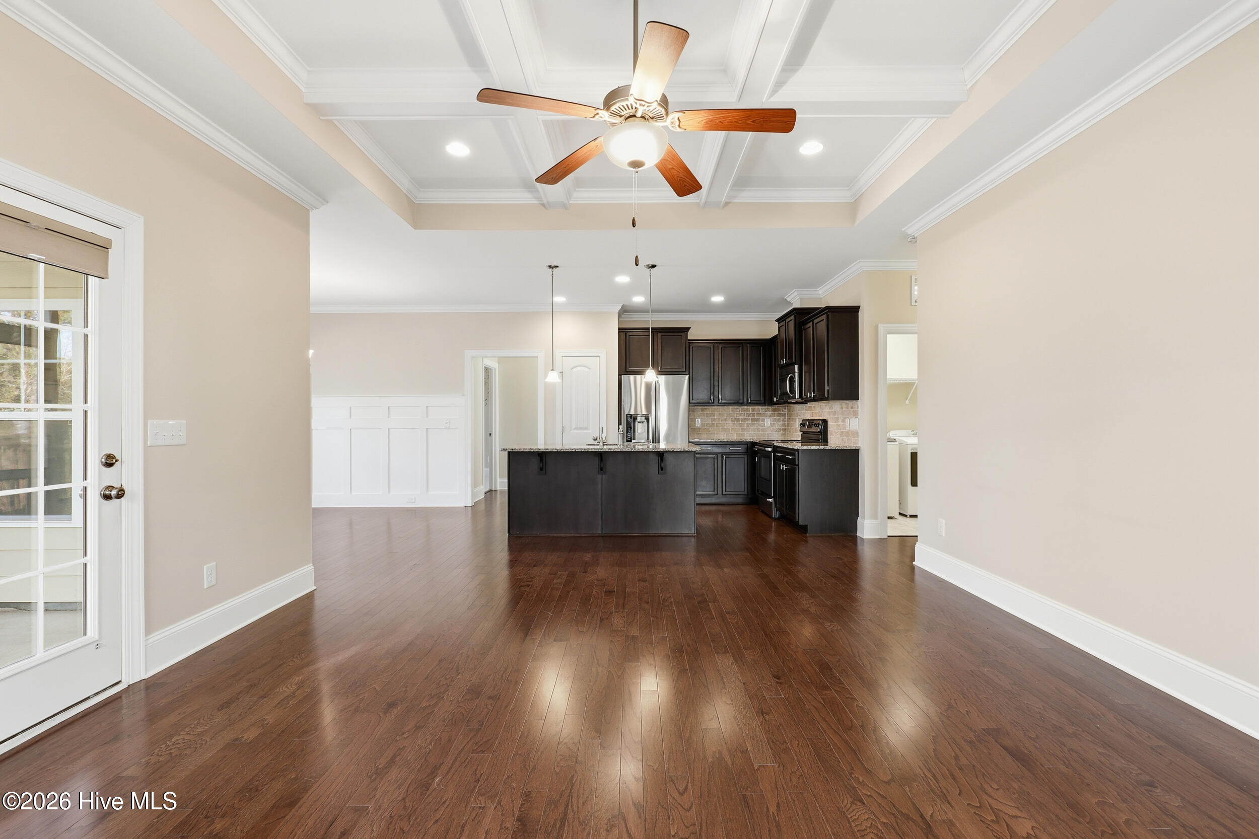 100547998 | Photo 10