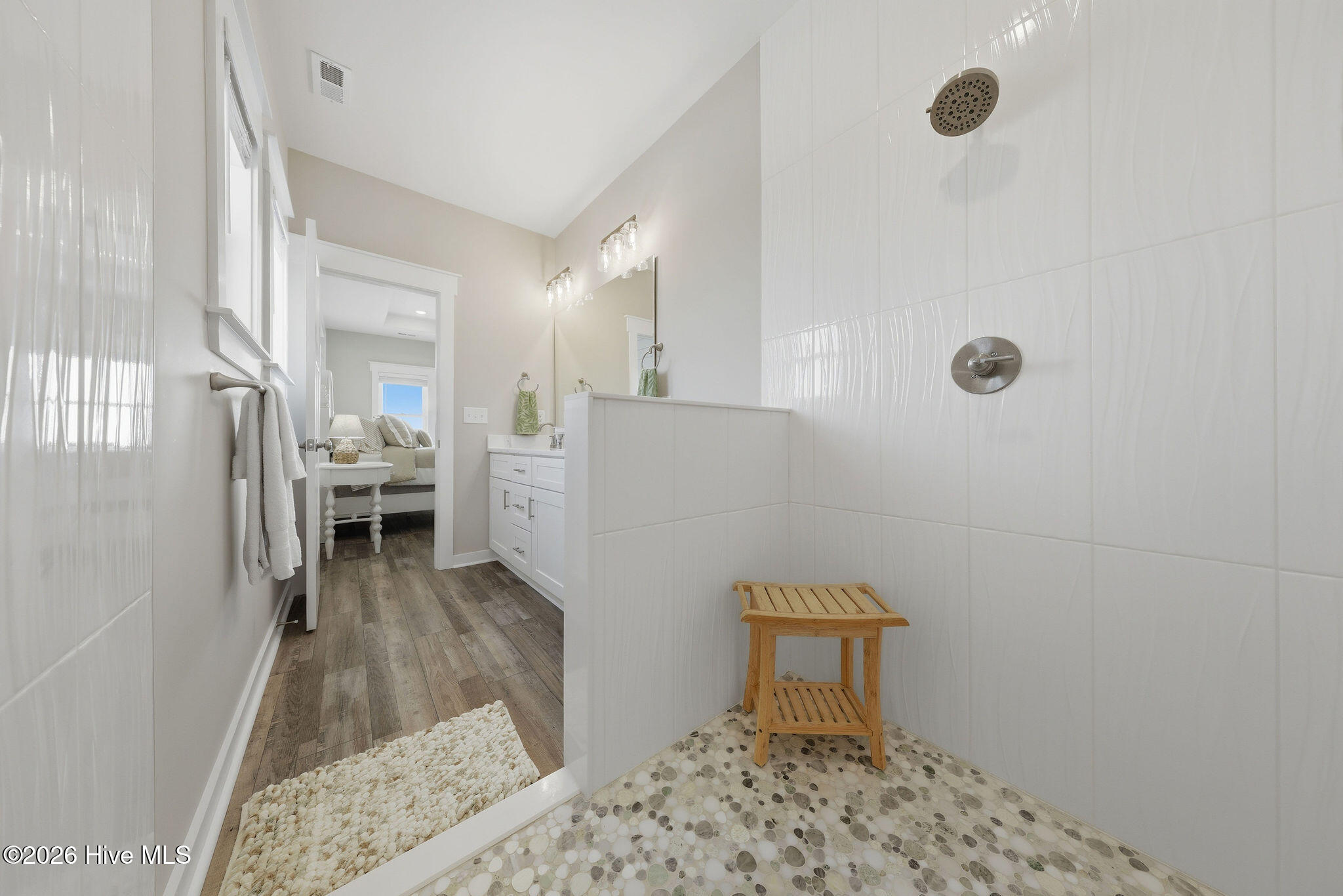 100559118 | Photo 45