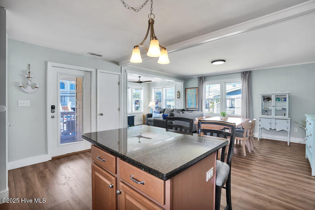 100532068 | Photo 10