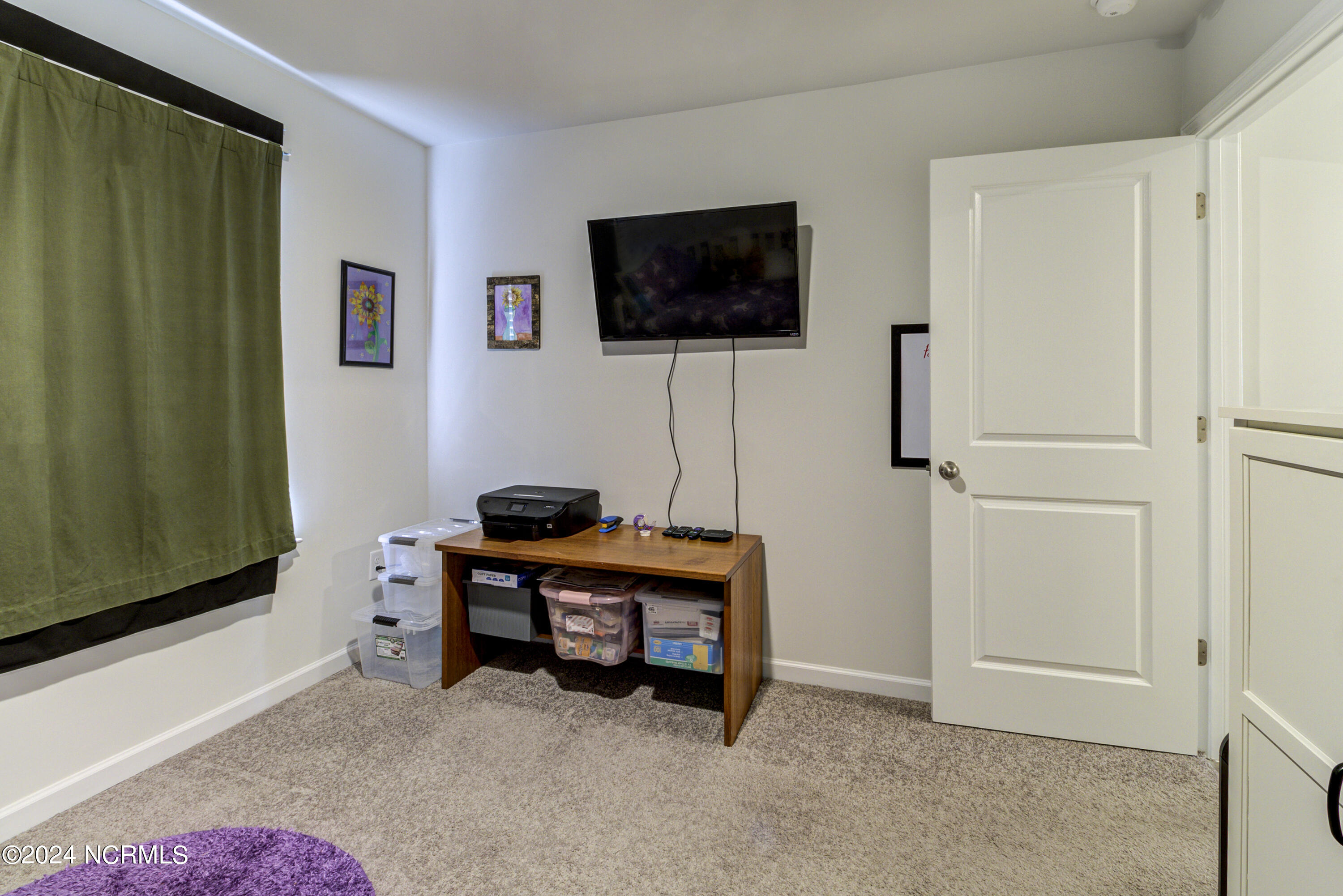 100563722 | Photo 27