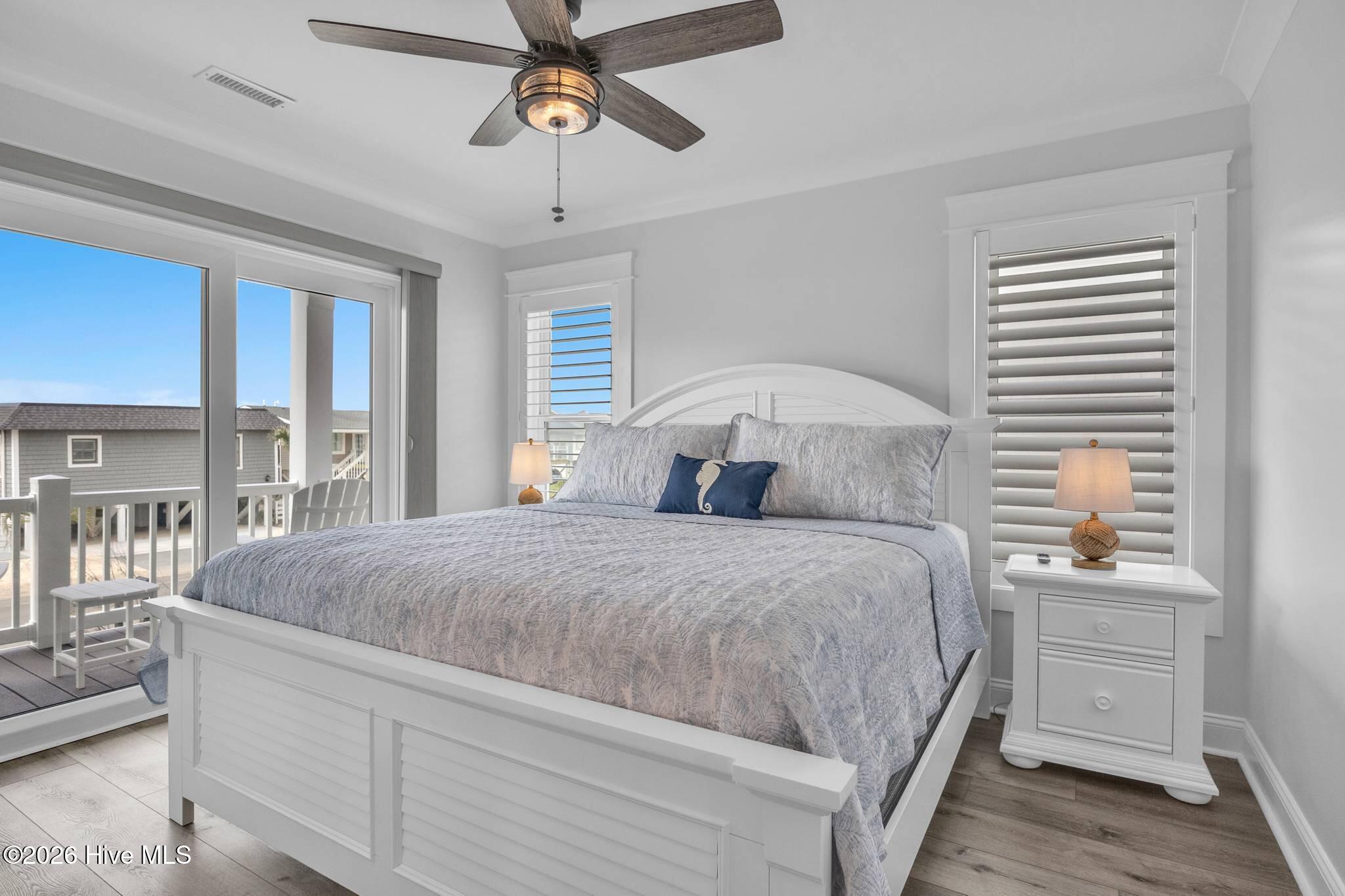 100558345 | Photo 43