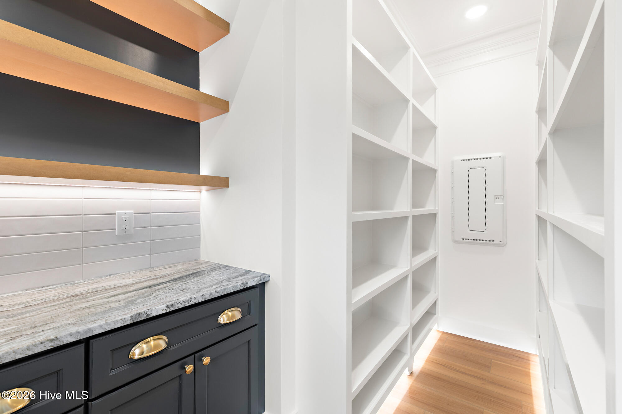 100516902 | Photo 33