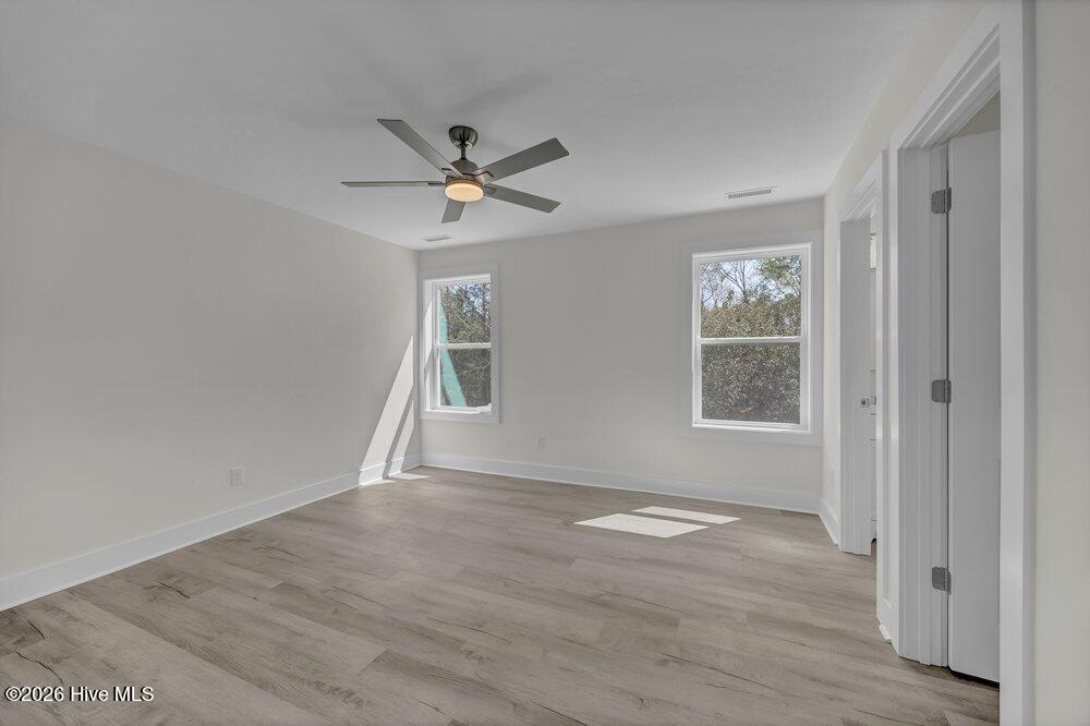 100561461 | Photo 13