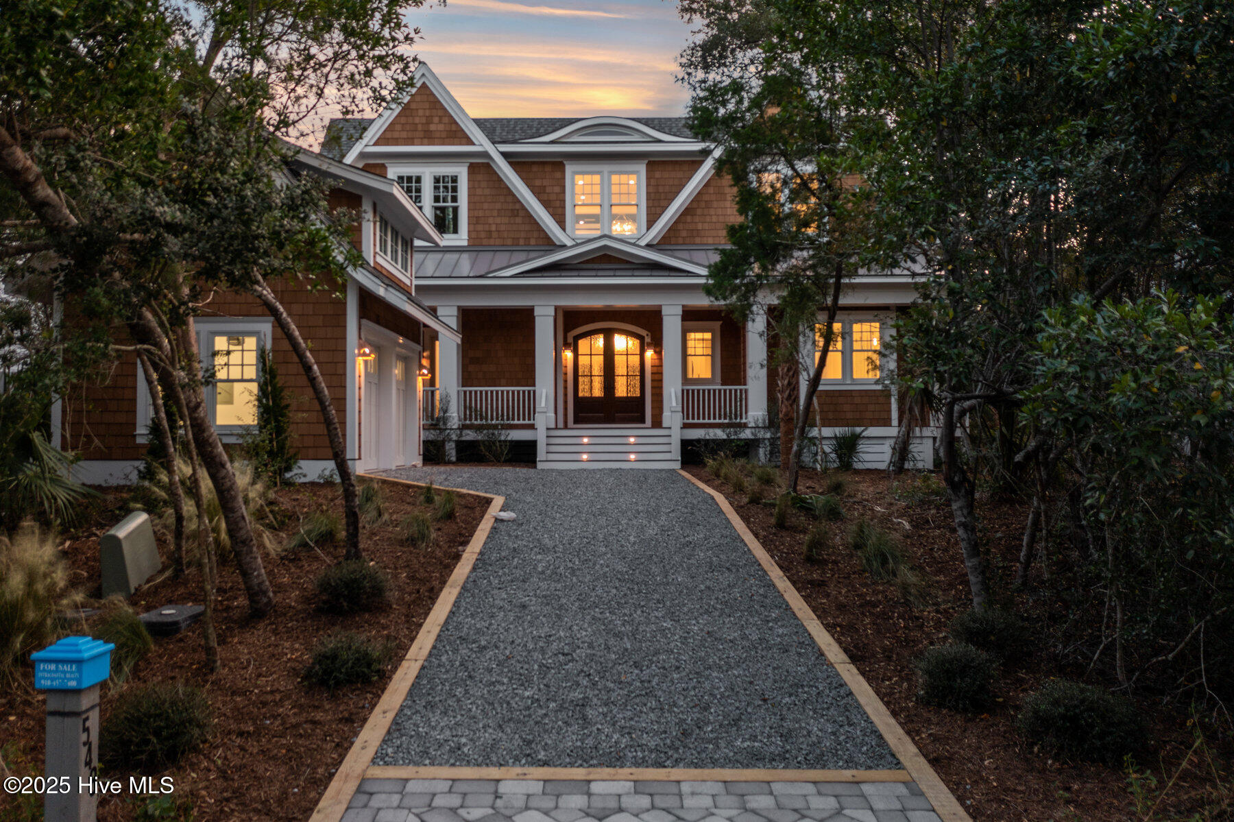 100401243 | Photo 83