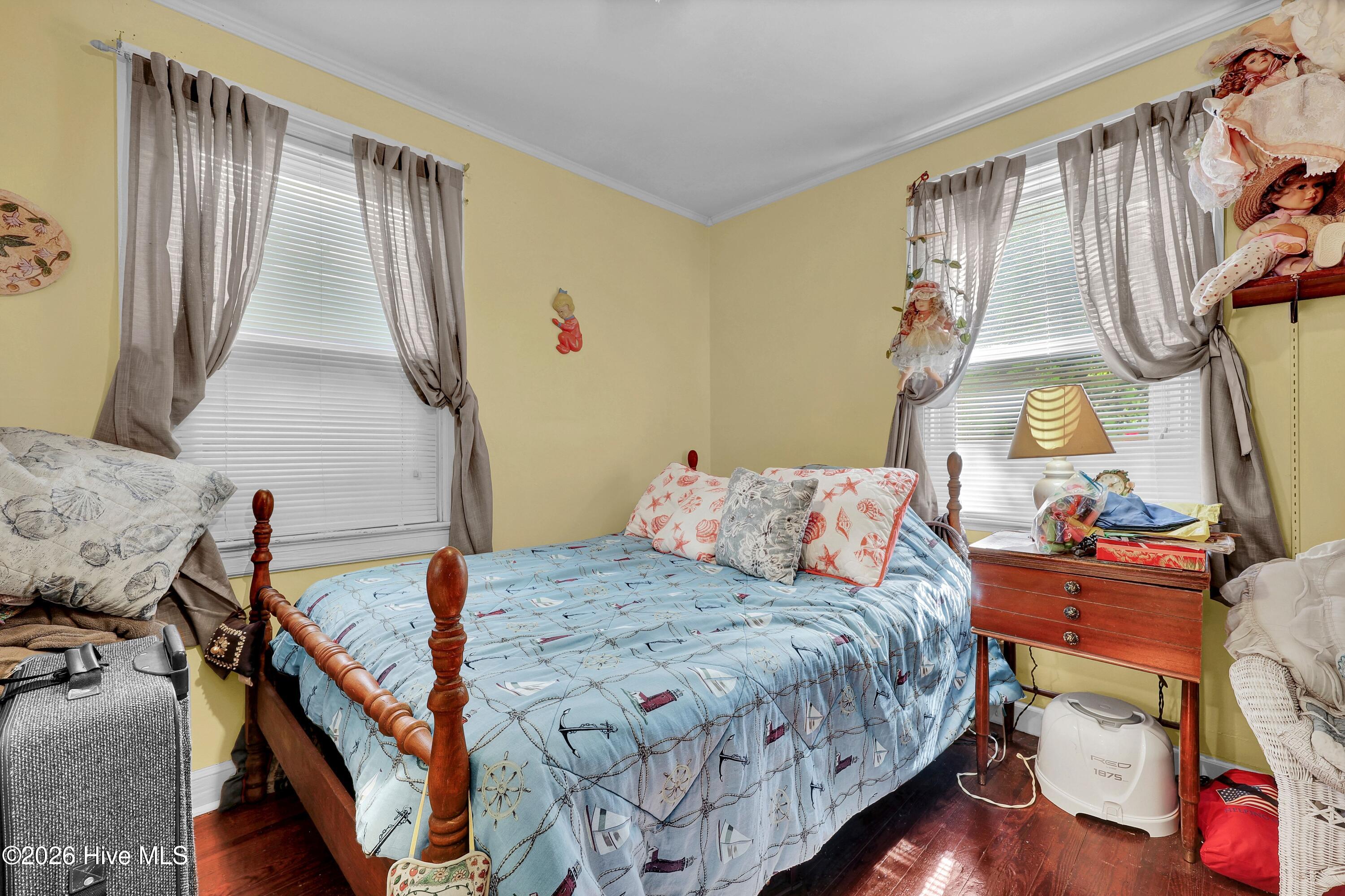 100569876 | Photo 16