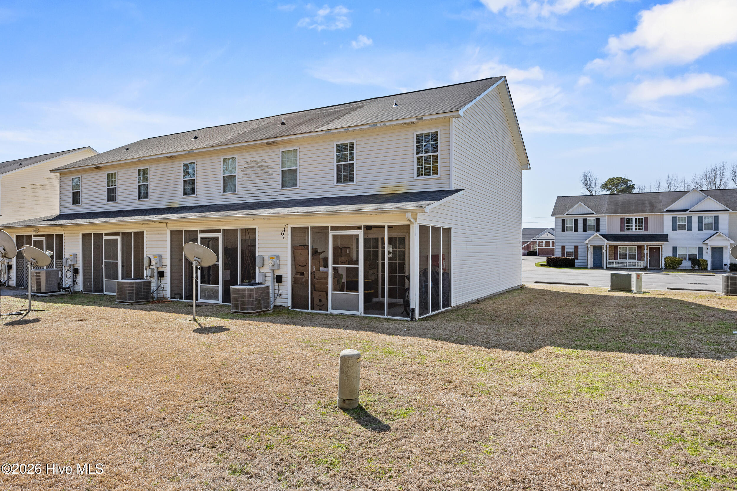 100554013 | Photo 28