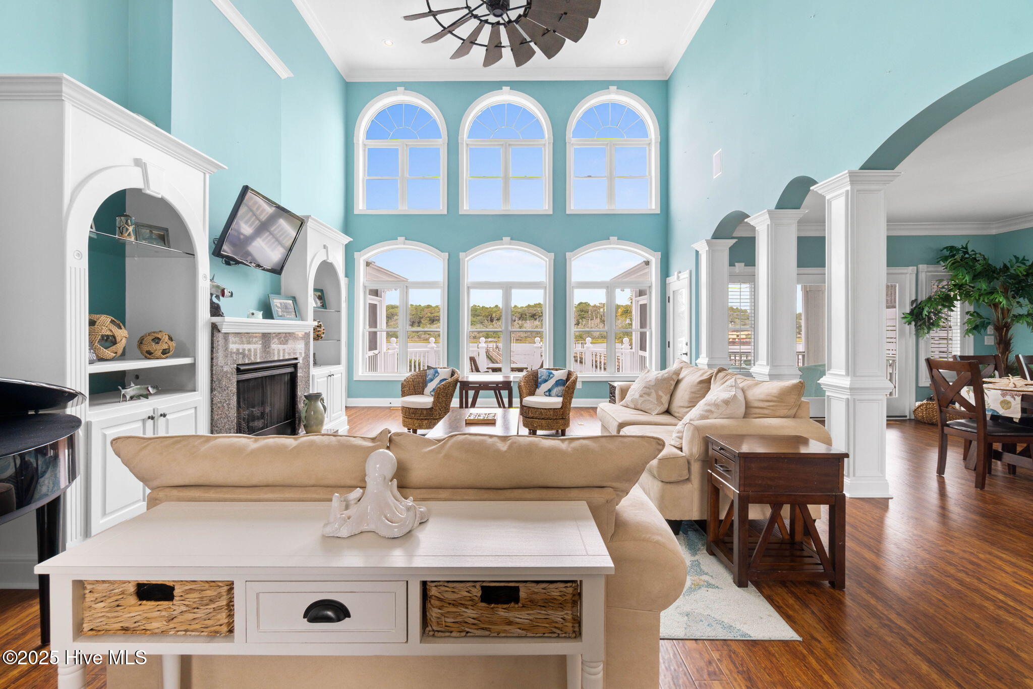 100543695 | Photo 33