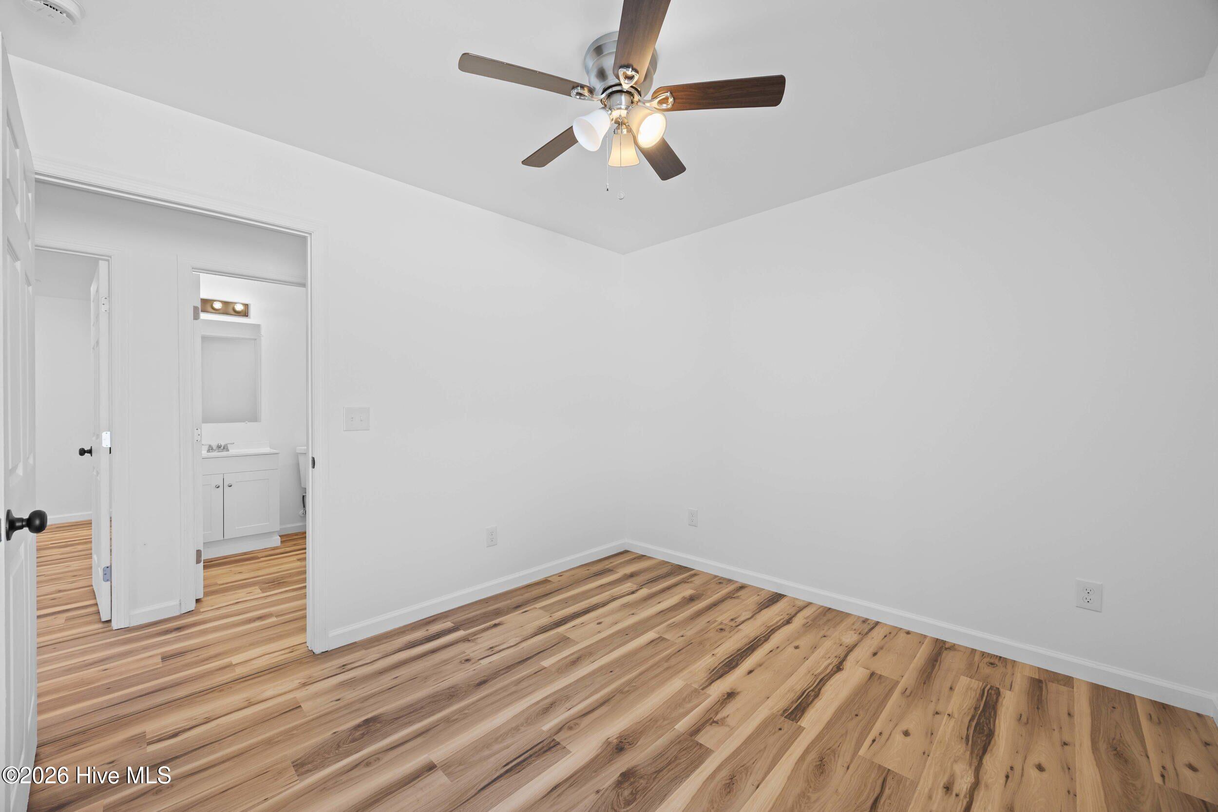 100561375 | Photo 17