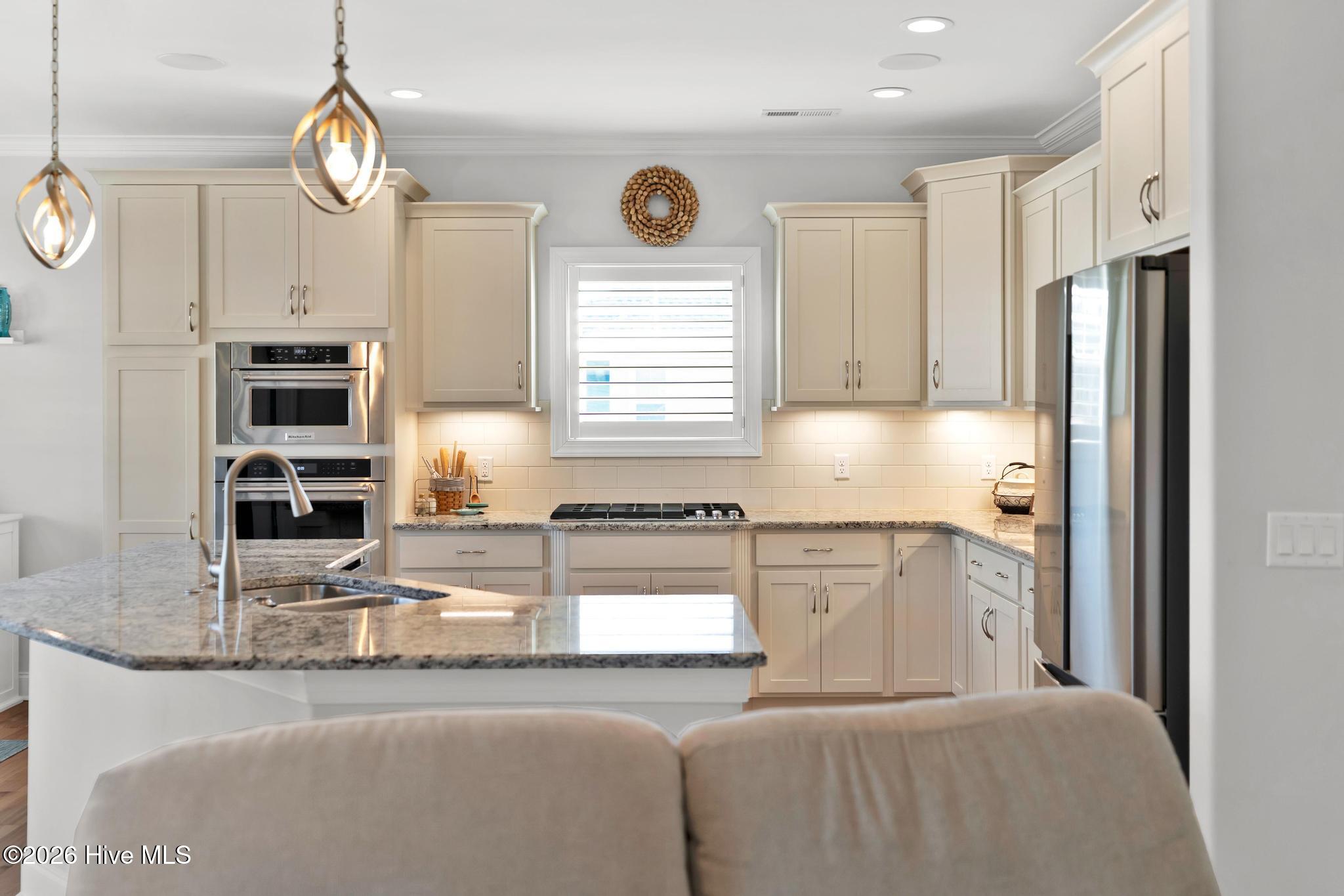 100555109 | Photo 12